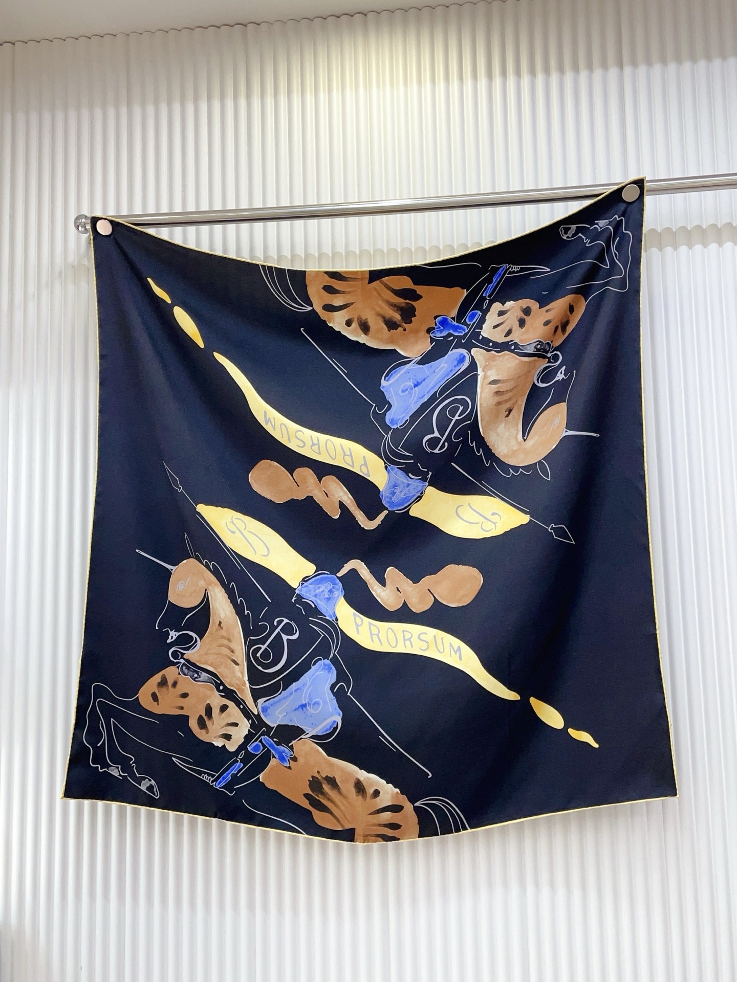 ✨✨【18姆米 双面同色】B家丝巾🧣高级感爆棚❗️高级时髦风‼️配色非常考究，图案匠心，上身简直美得太惊