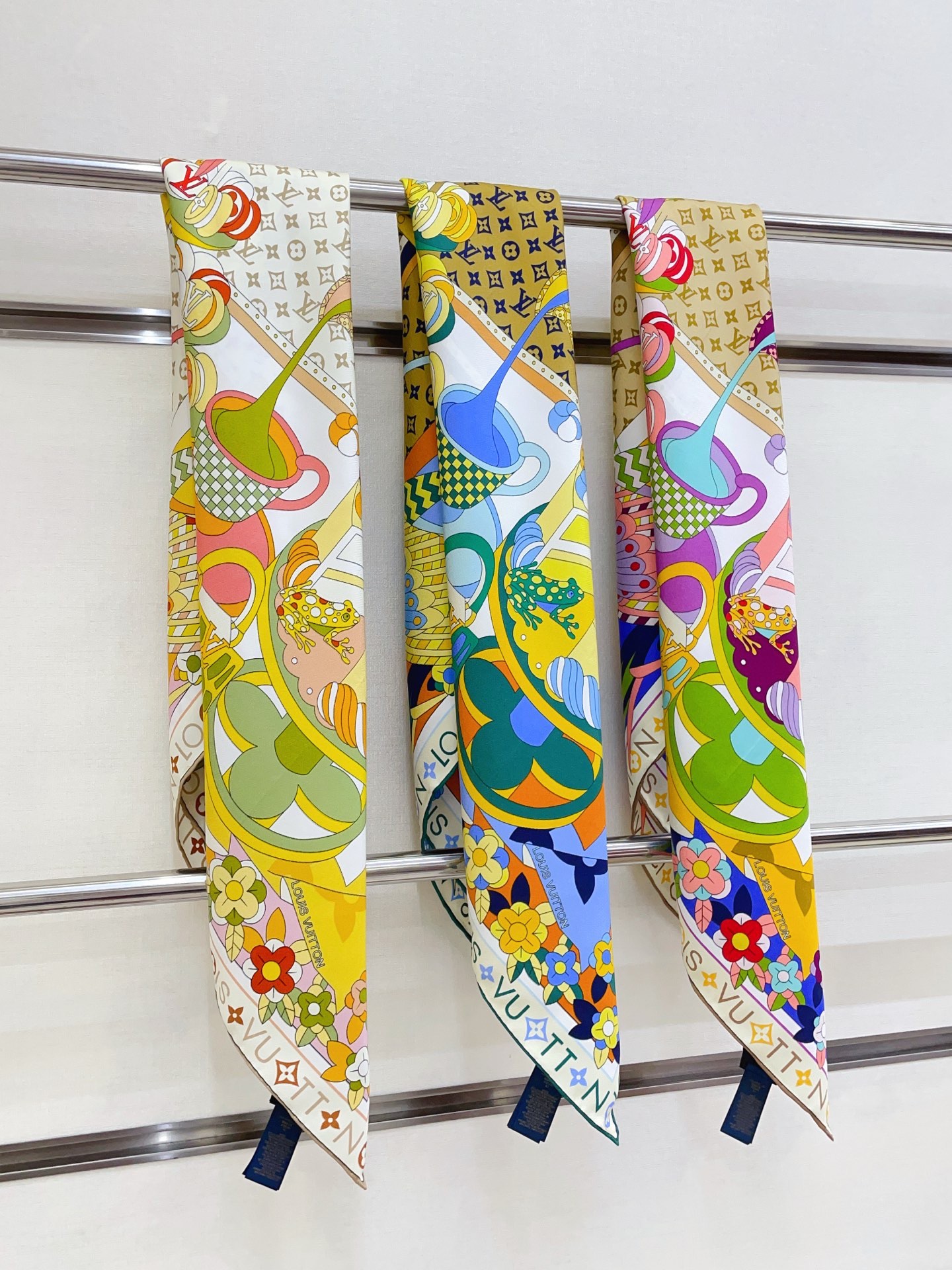 ✨✨【18姆米 双面同色】上身效果疯狂的喜欢❗️专柜也是刚刚上架的，L*最最新款~非常有看头，L的这类元