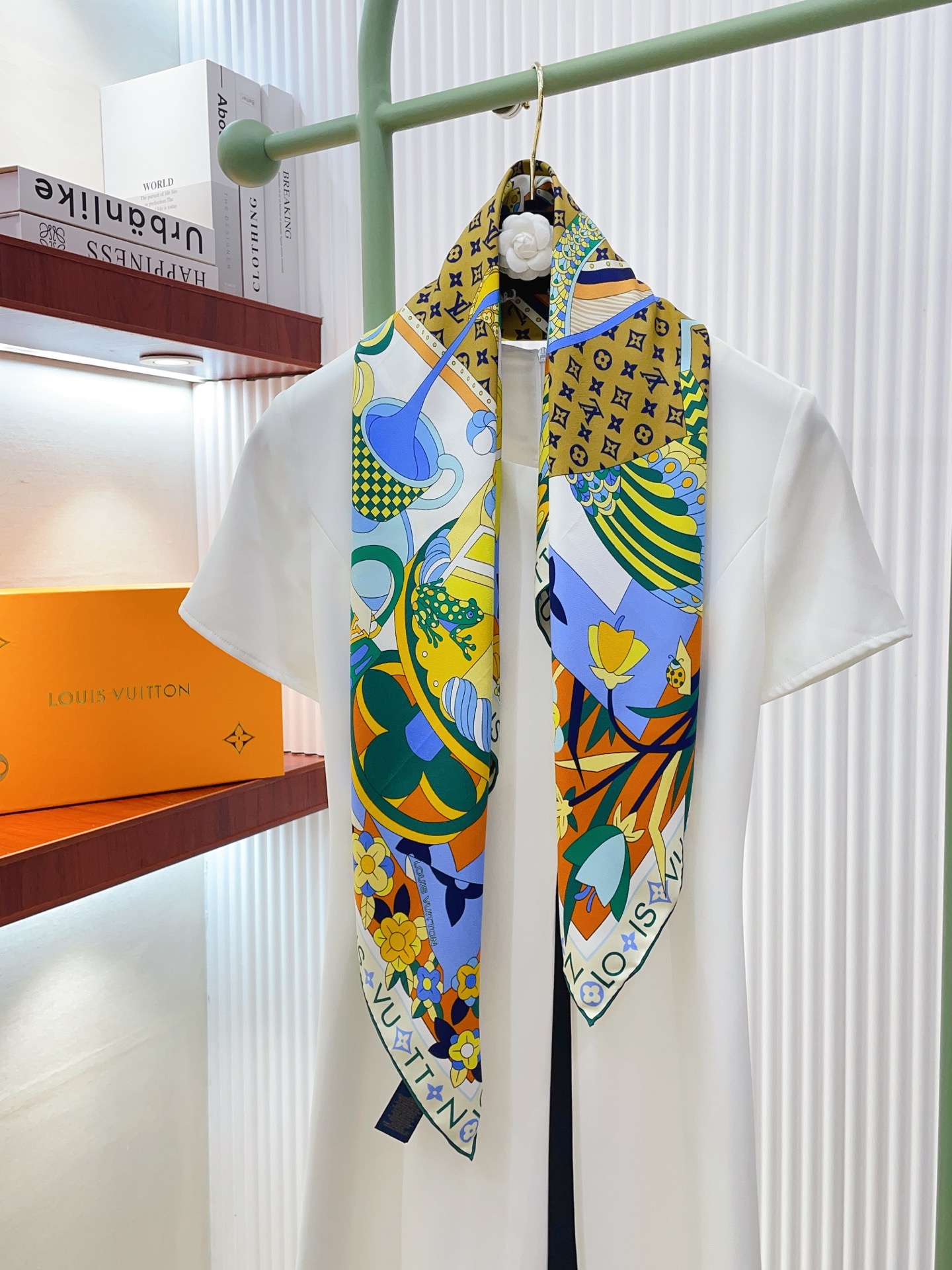 ✨✨【18姆米 双面同色】上身效果疯狂的喜欢❗️专柜也是刚刚上架的，L*最最新款~非常有看头，L的这类元