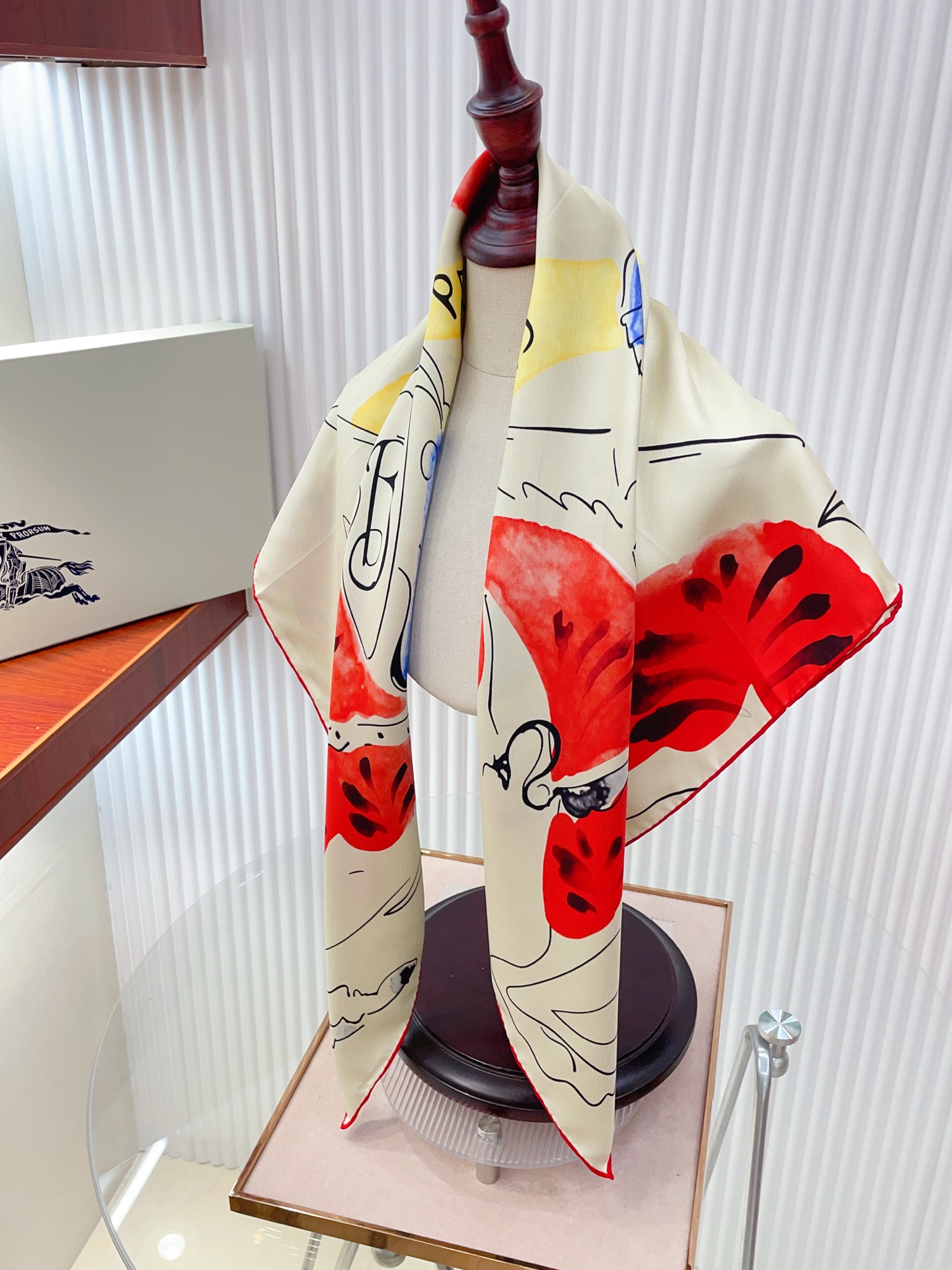 ✨✨【18姆米 双面同色】B家丝巾🧣高级感爆棚❗️高级时髦风‼️配色非常考究，图案匠心，上身简直美得太惊