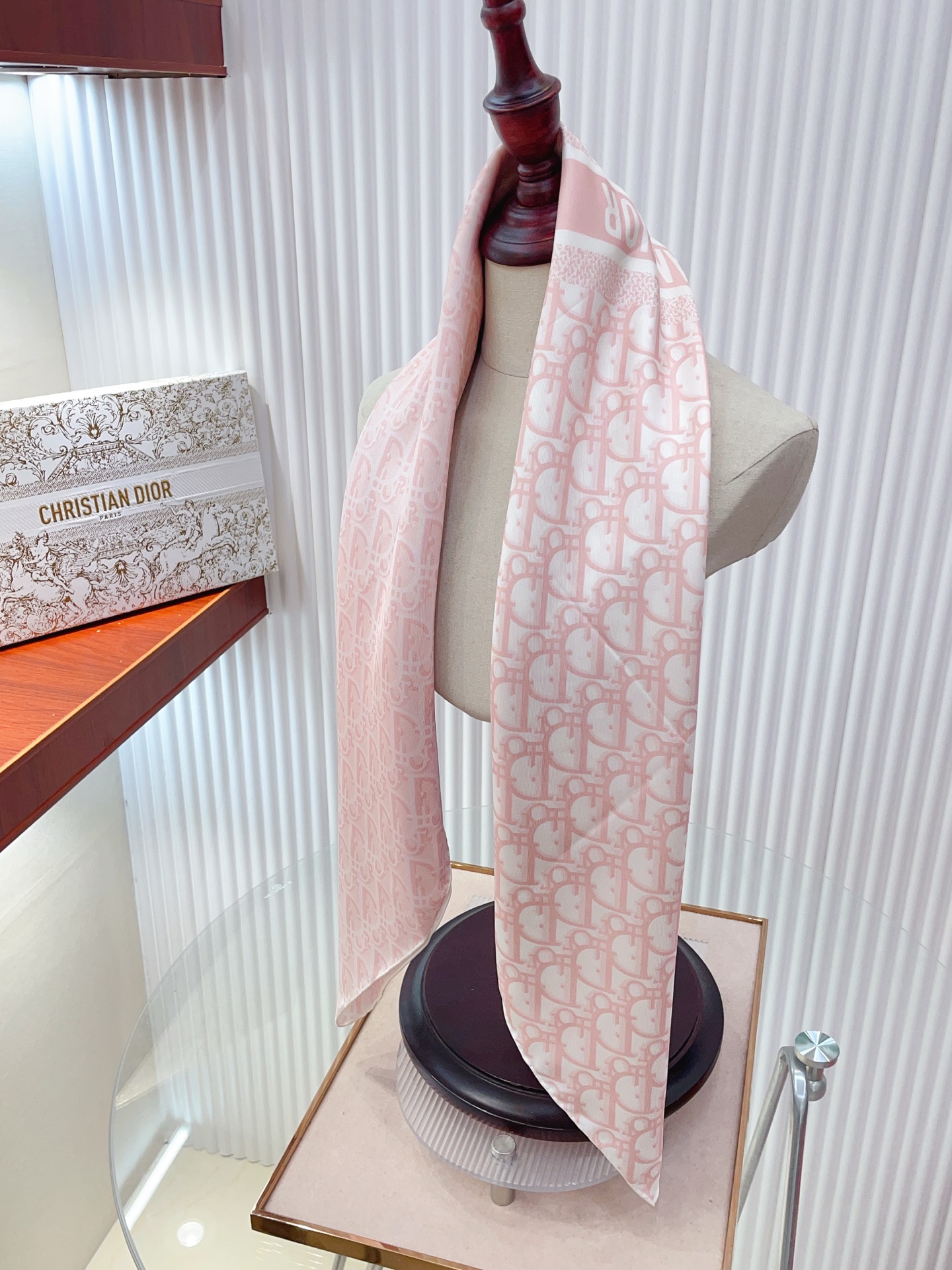 ✨✨【18姆米 双面同色】高级感爆棚❗️CD【双色🎨字母90】高级时髦风‼️配色非常考究，图案匠心，上身