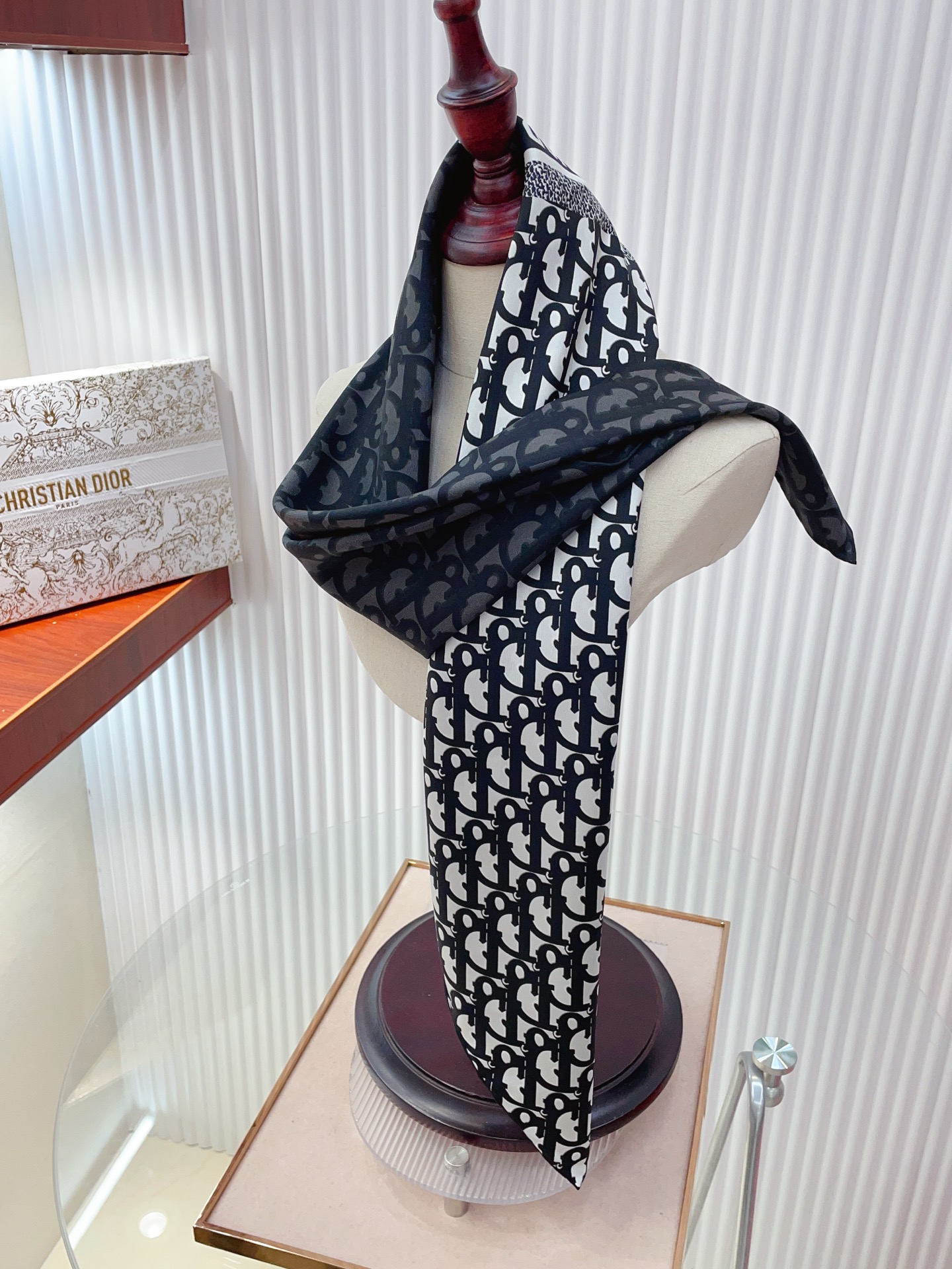 ✨✨【18姆米 双面同色】高级感爆棚❗️CD【双色🎨字母90】高级时髦风‼️配色非常考究，图案匠心，上身