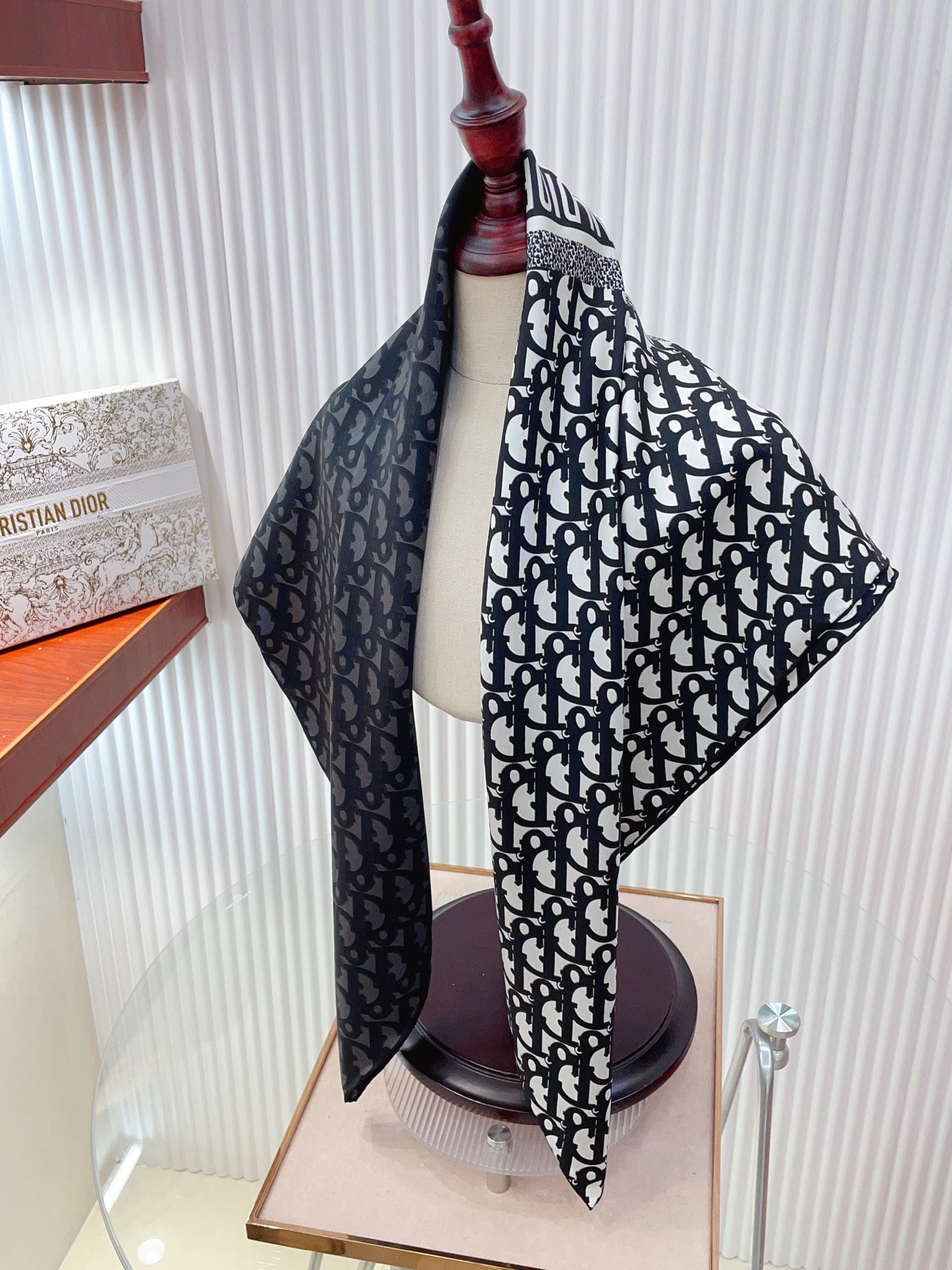 ✨✨【18姆米 双面同色】高级感爆棚❗️CD【双色🎨字母90】高级时髦风‼️配色非常考究，图案匠心，上身