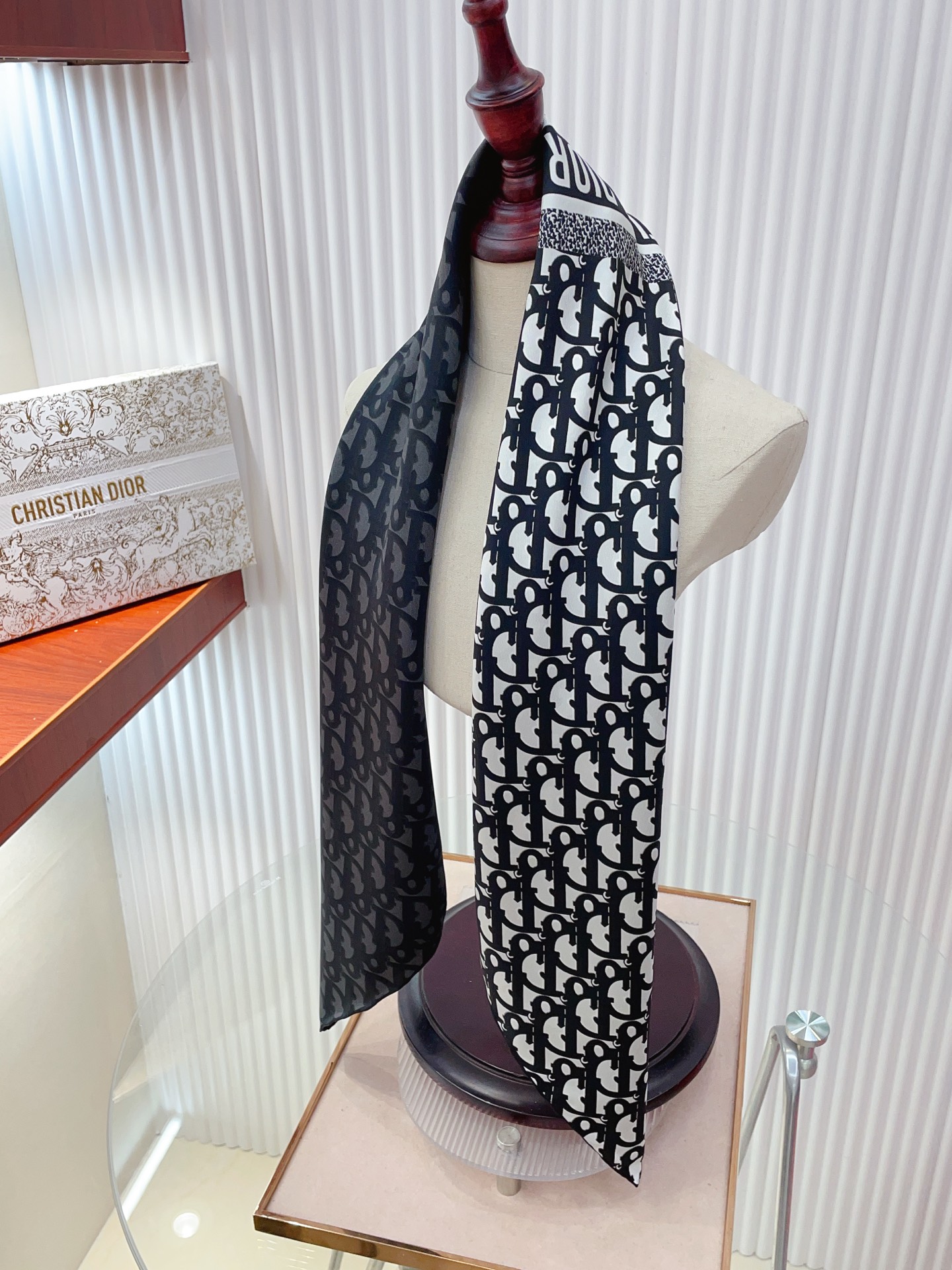 ✨✨【18姆米 双面同色】高级感爆棚❗️CD【双色🎨字母90】高级时髦风‼️配色非常考究，图案匠心，上身