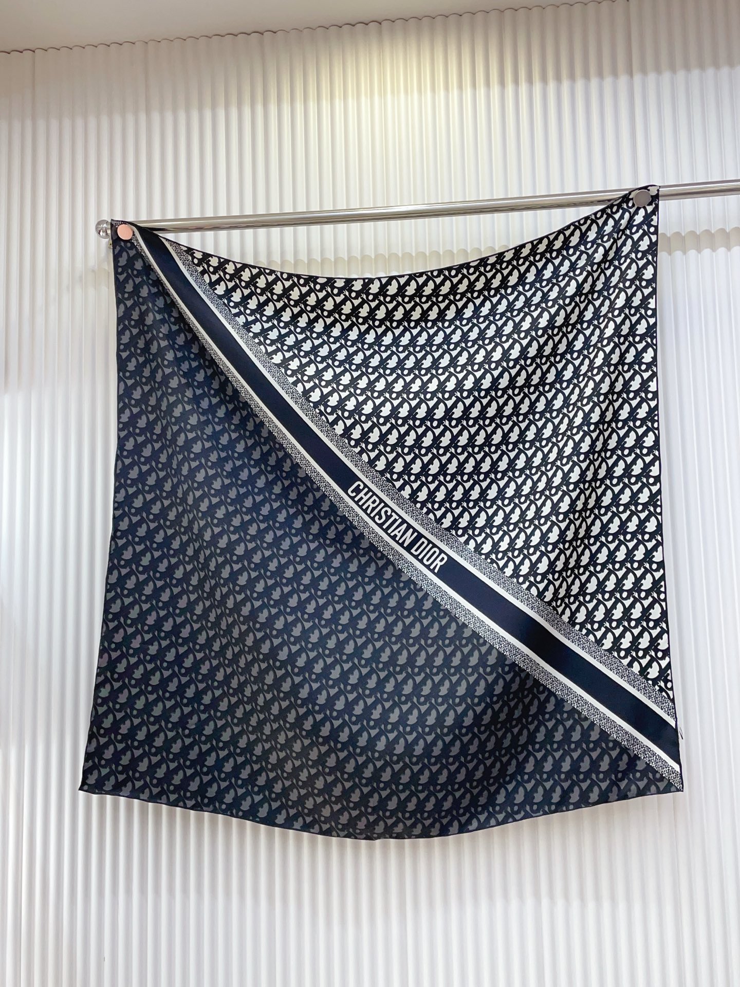 ✨✨【18姆米 双面同色】高级感爆棚❗️CD【双色🎨字母90】高级时髦风‼️配色非常考究，图案匠心，上身