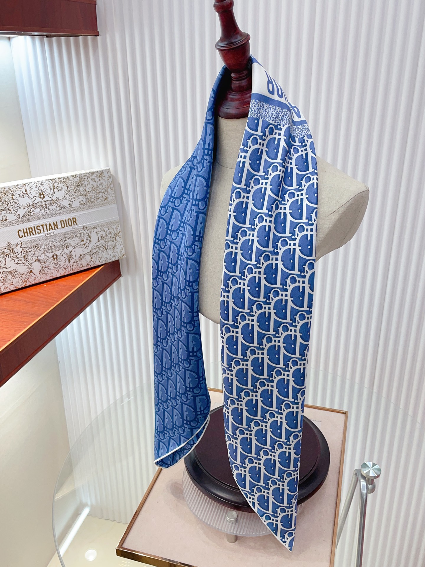 ✨✨【18姆米 双面同色】高级感爆棚❗️CD【双色🎨字母90】高级时髦风‼️配色非常考究，图案匠心，上身