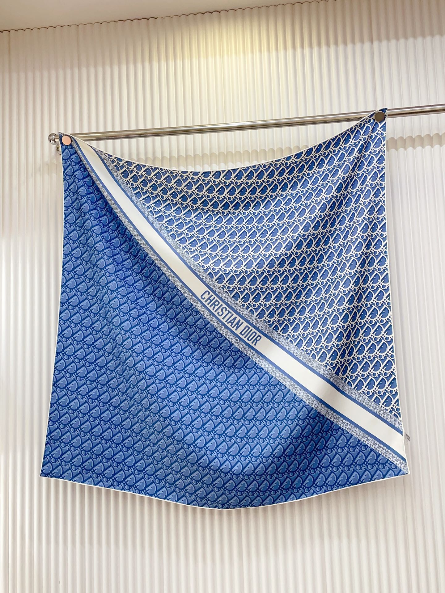 ✨✨【18姆米 双面同色】高级感爆棚❗️CD【双色🎨字母90】高级时髦风‼️配色非常考究，图案匠心，上身