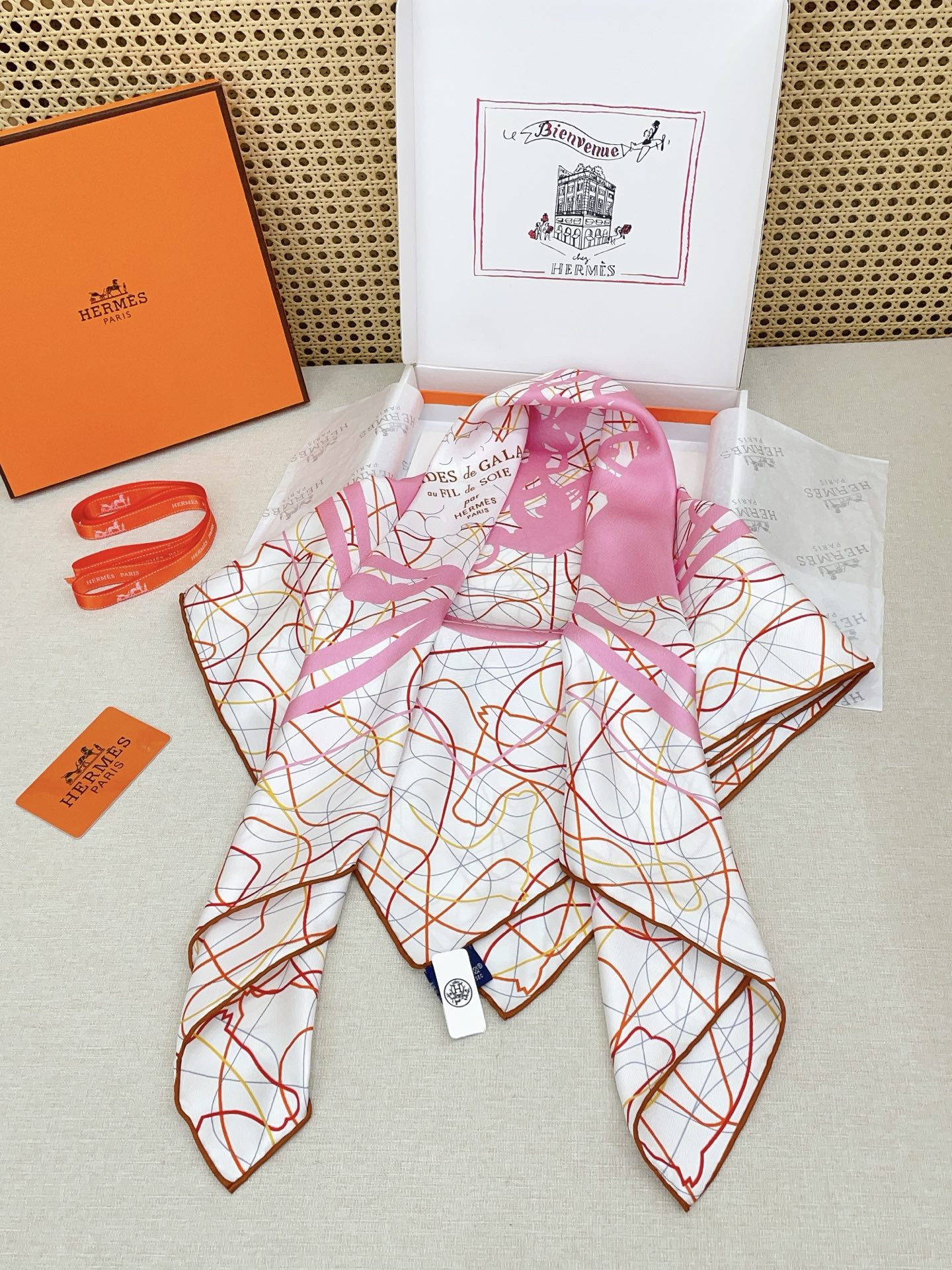 ✨✨【18姆米 双面同色】H**S真丝新款🆕👏👏买了都说好看‼️推荐💕【华丽的缰巒线条版 90】真丝方巾