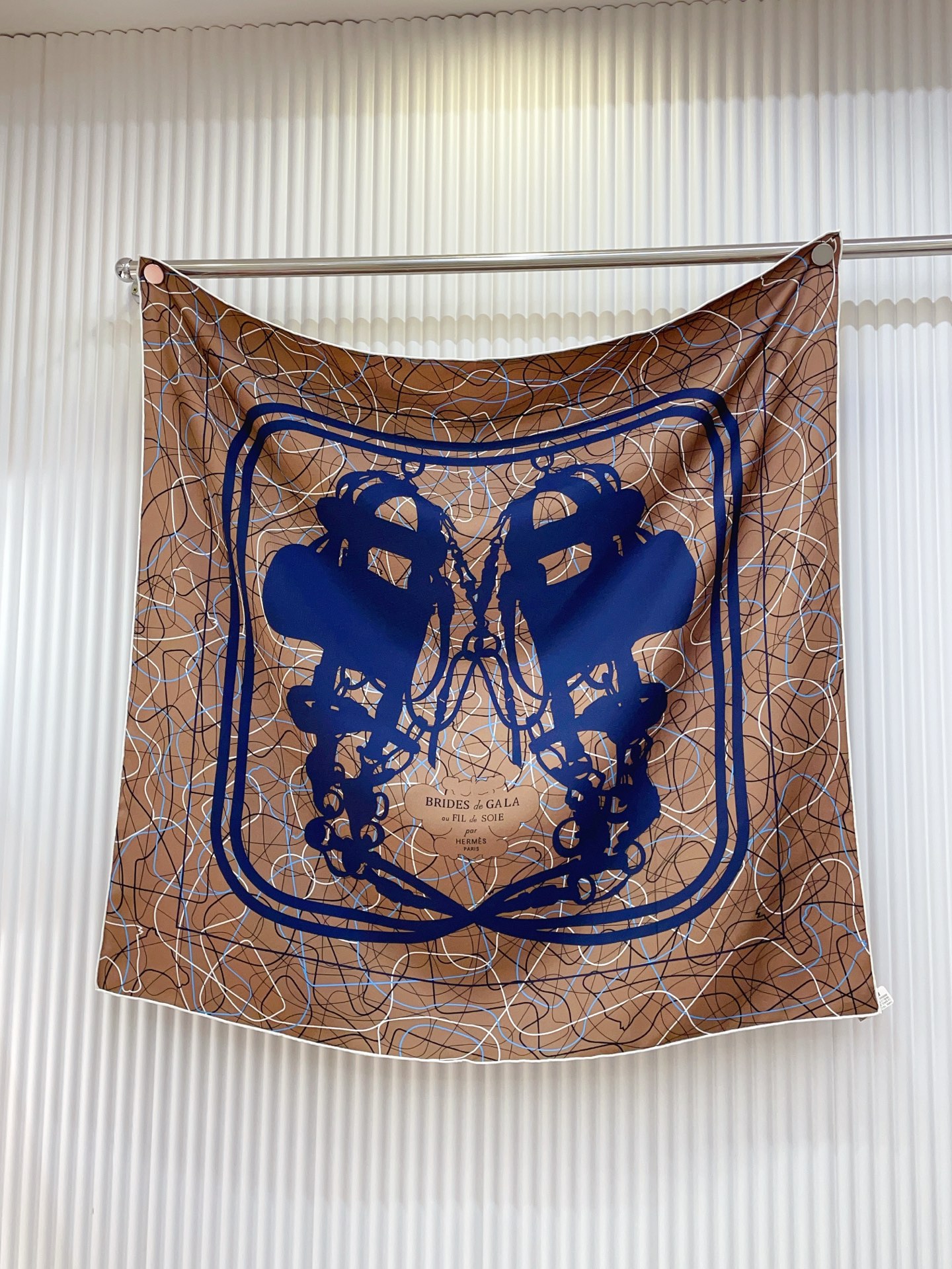 ✨✨【18姆米 双面同色】H**S真丝新款🆕👏👏买了都说好看‼️推荐💕【华丽的缰巒线条版 90】真丝方巾