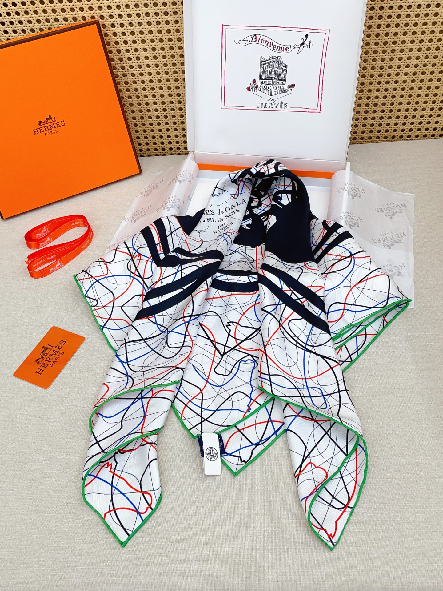 ✨✨【18姆米 双面同色】H**S真丝新款🆕👏👏买了都说好看‼️推荐💕【华丽的缰巒线条版 90】真丝方巾