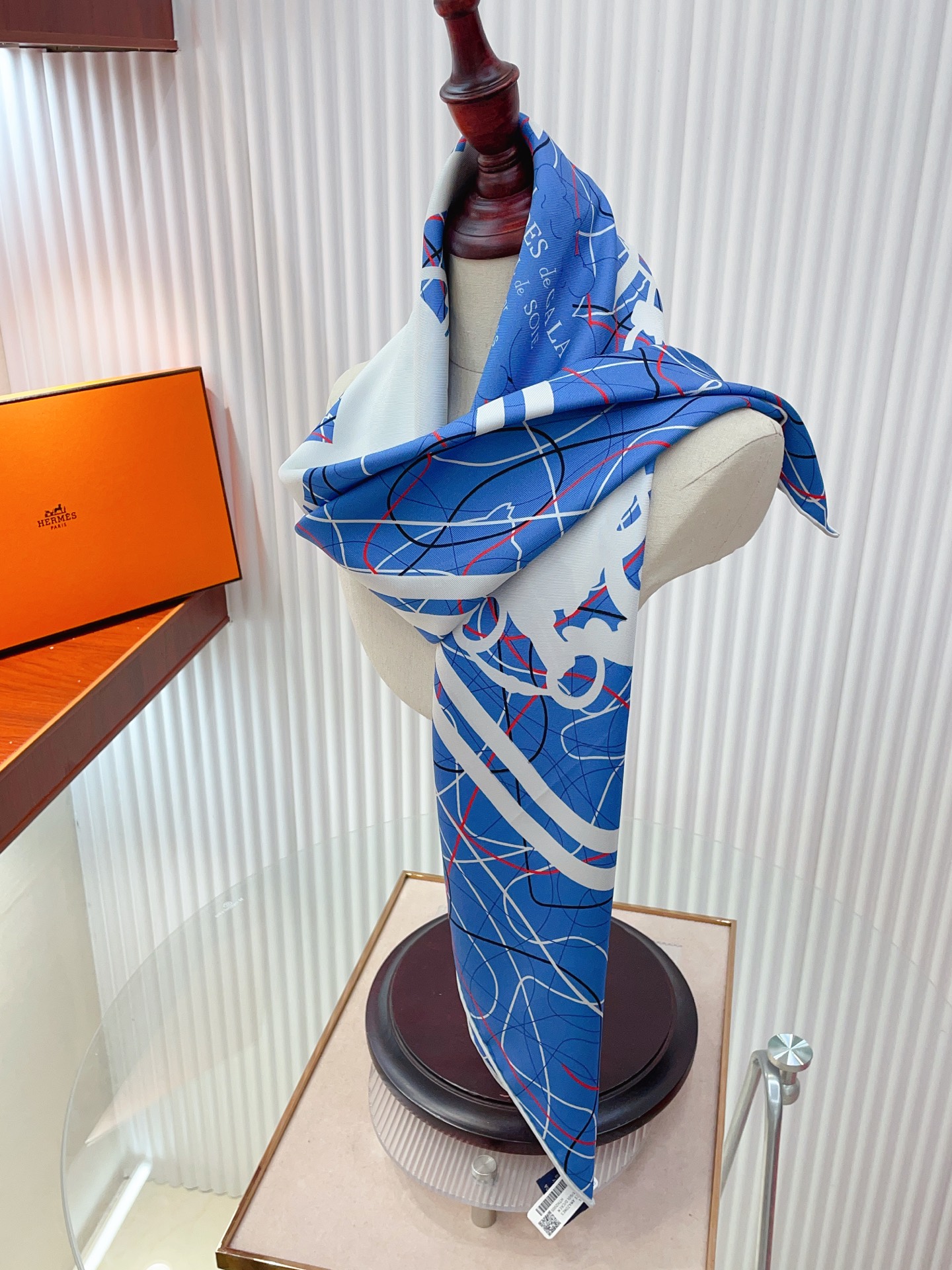 ✨✨【18姆米 双面同色】H**S真丝新款🆕👏👏买了都说好看‼️推荐💕【华丽的缰巒线条版 90】真丝方巾