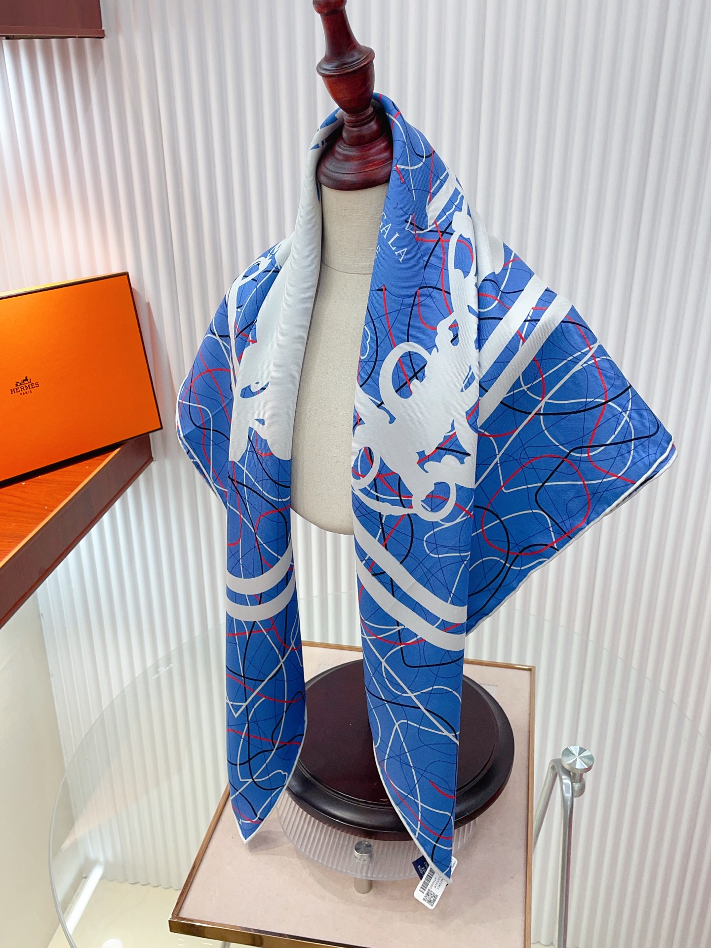 ✨✨【18姆米 双面同色】H**S真丝新款🆕👏👏买了都说好看‼️推荐💕【华丽的缰巒线条版 90】真丝方巾