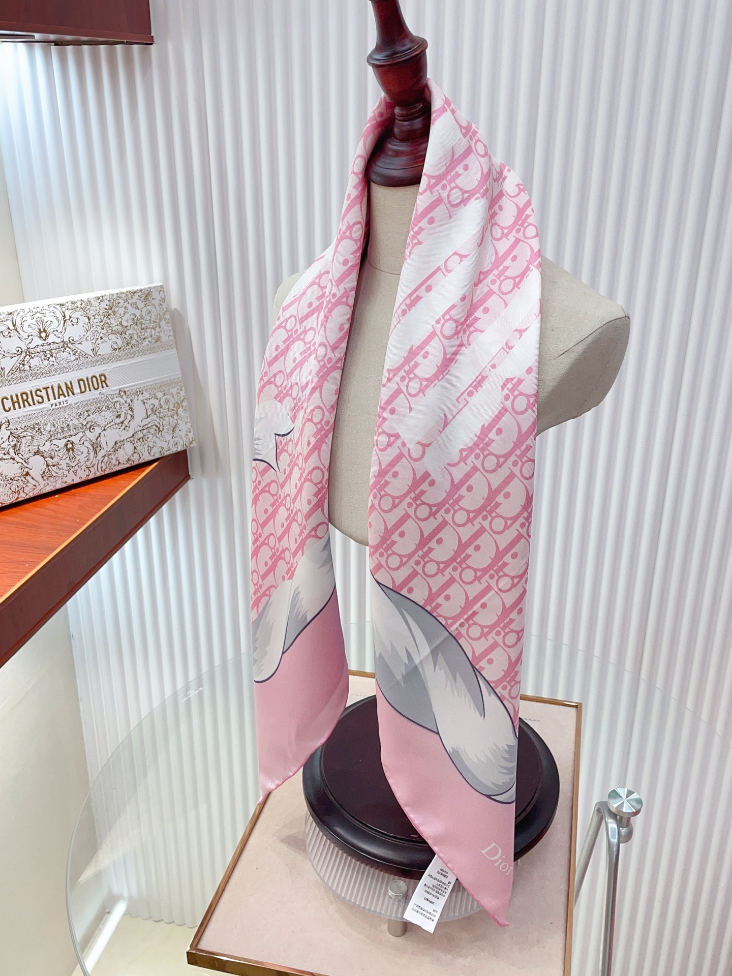 ✨✨【18姆米 双面同色】高级感爆棚❗️CD【字母🌺元素90】高级时髦风‼️配色非常考究，图案匠心，上身