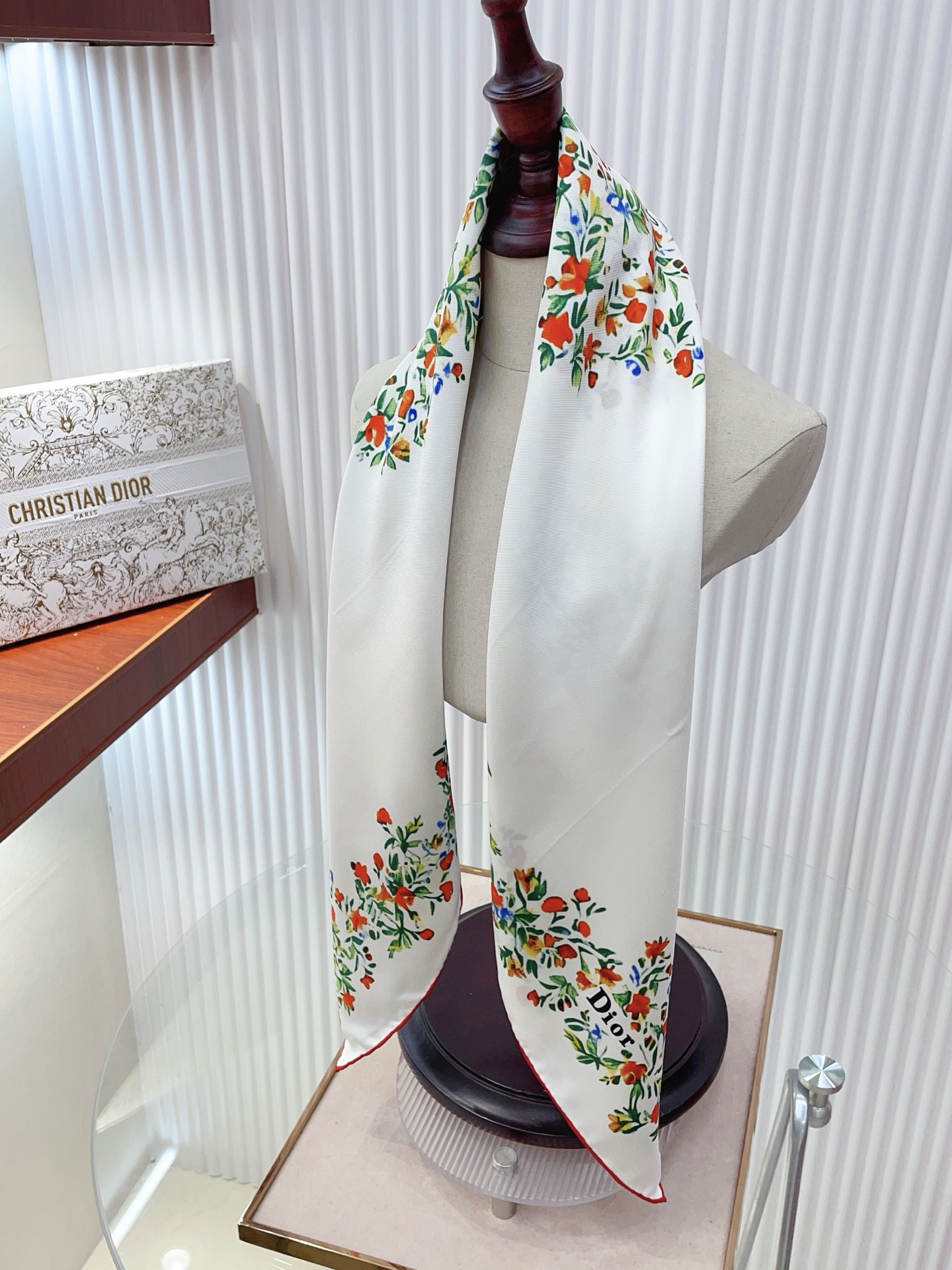 ✨✨【18姆米 双面同色】高级感爆棚❗️CD【爱心🌺字母90】高级时髦风‼️配色非常考究，图案匠心，上身