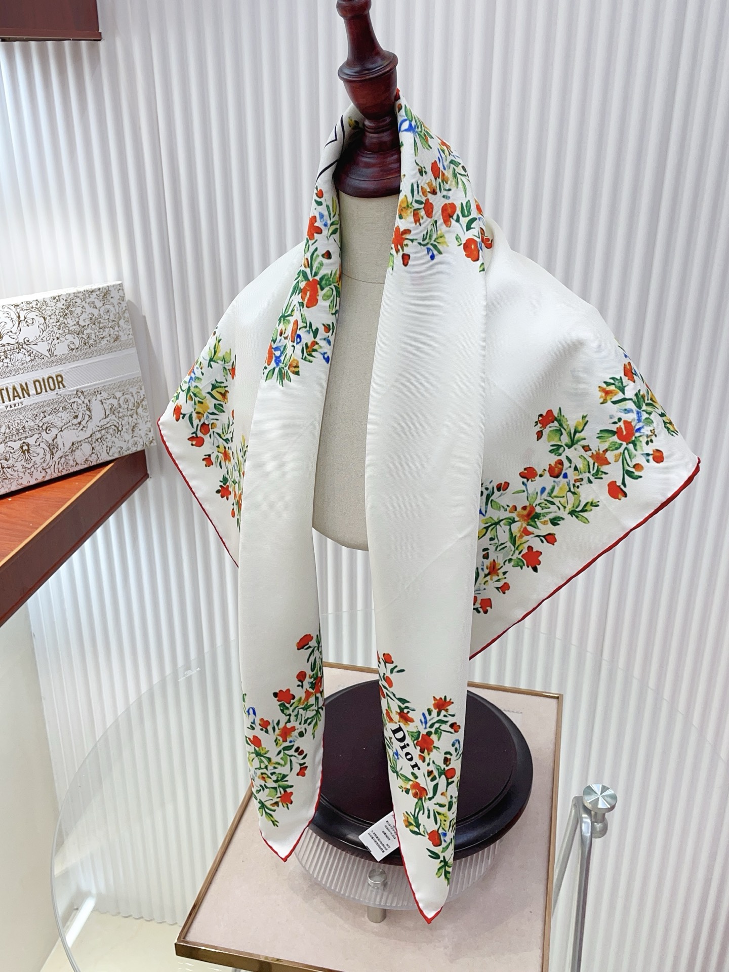 ✨✨【18姆米 双面同色】高级感爆棚❗️CD【爱心🌺字母90】高级时髦风‼️配色非常考究，图案匠心，上身