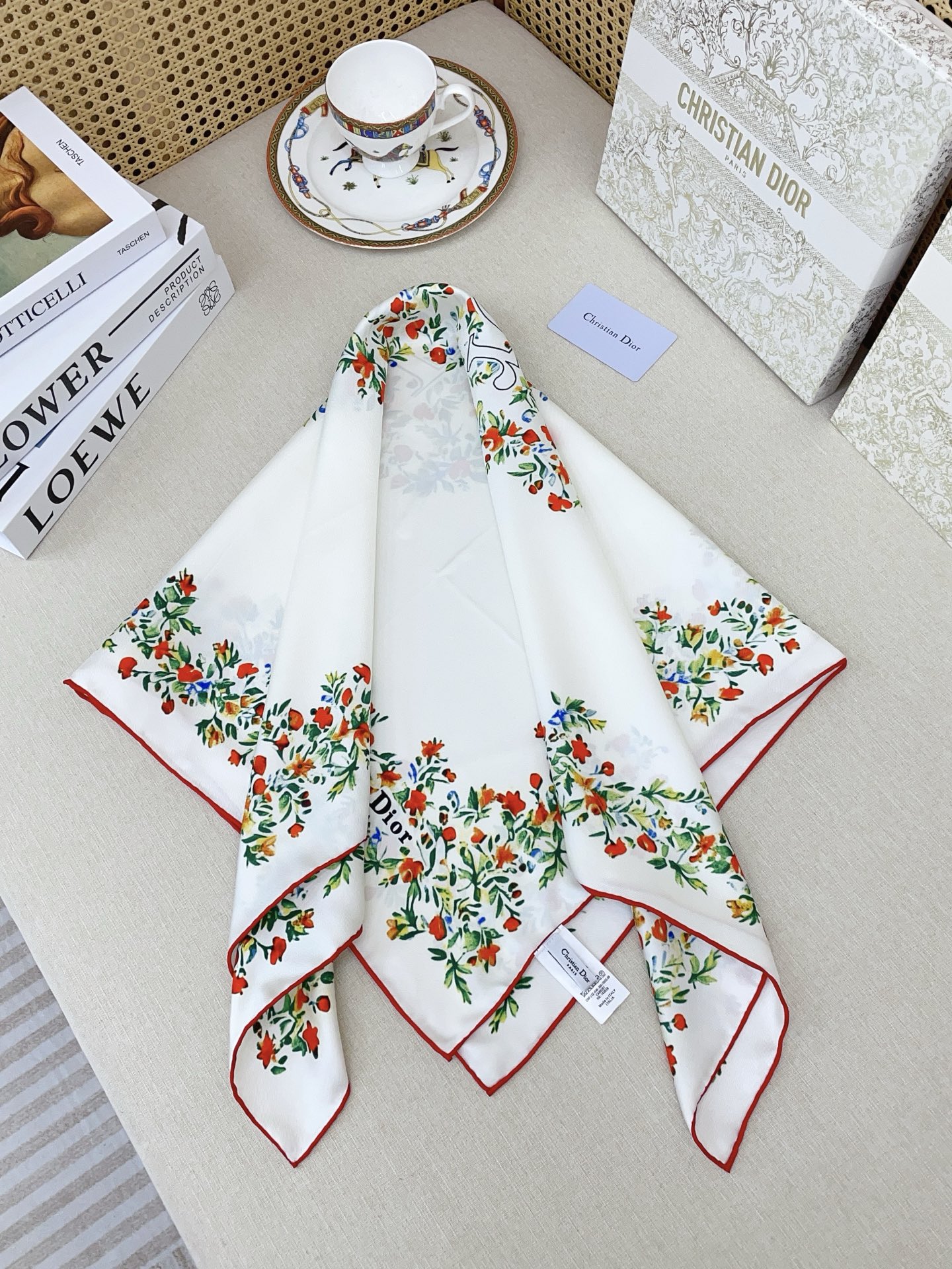 ✨✨【18姆米 双面同色】高级感爆棚❗️CD【爱心🌺字母90】高级时髦风‼️配色非常考究，图案匠心，上身