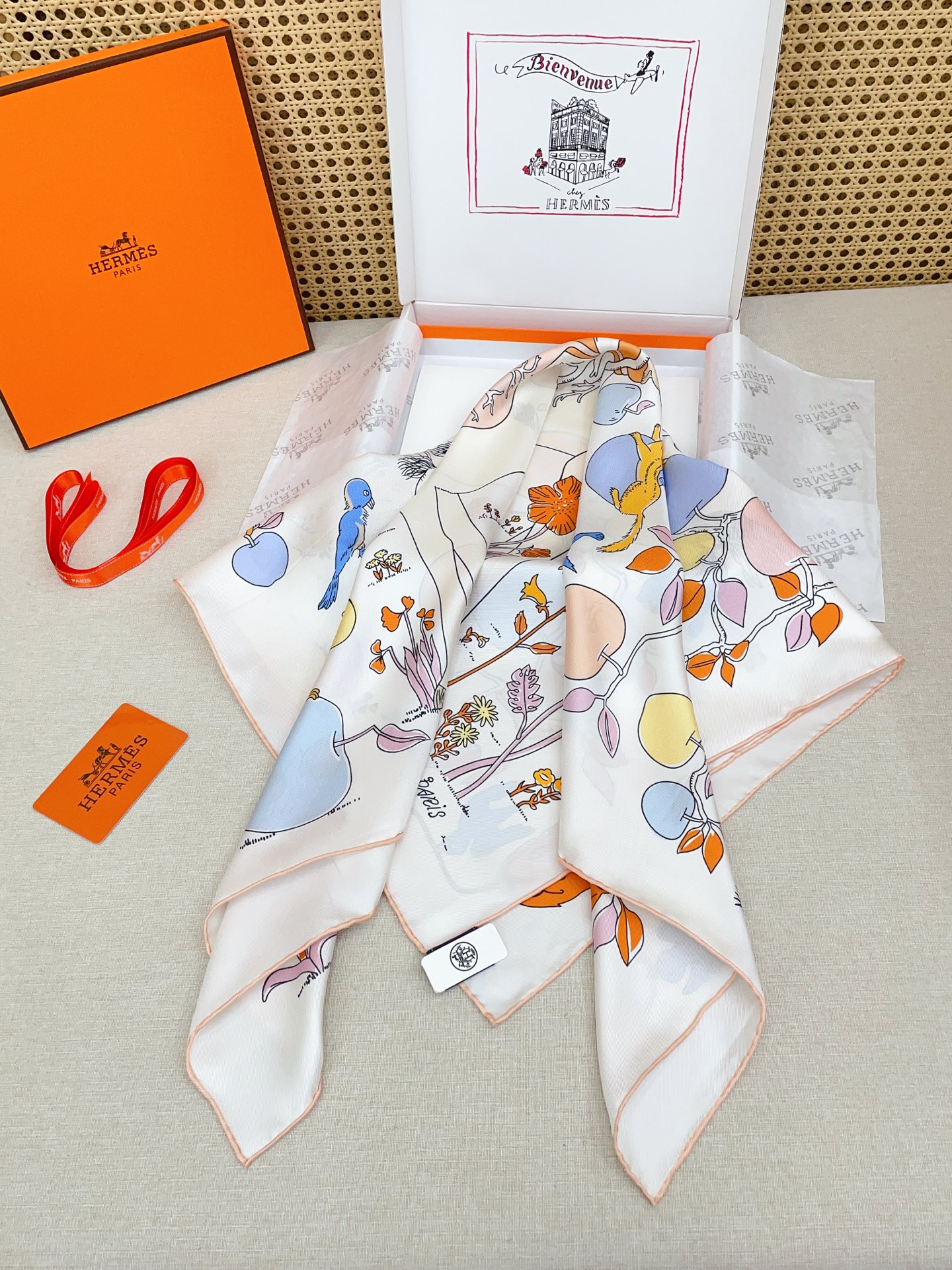 ✨✨【18姆米 双面同色】H**S真丝新款🆕👏👏买了都说好看‼️推荐💕【马鞍上的苹果树 90】真丝方巾，