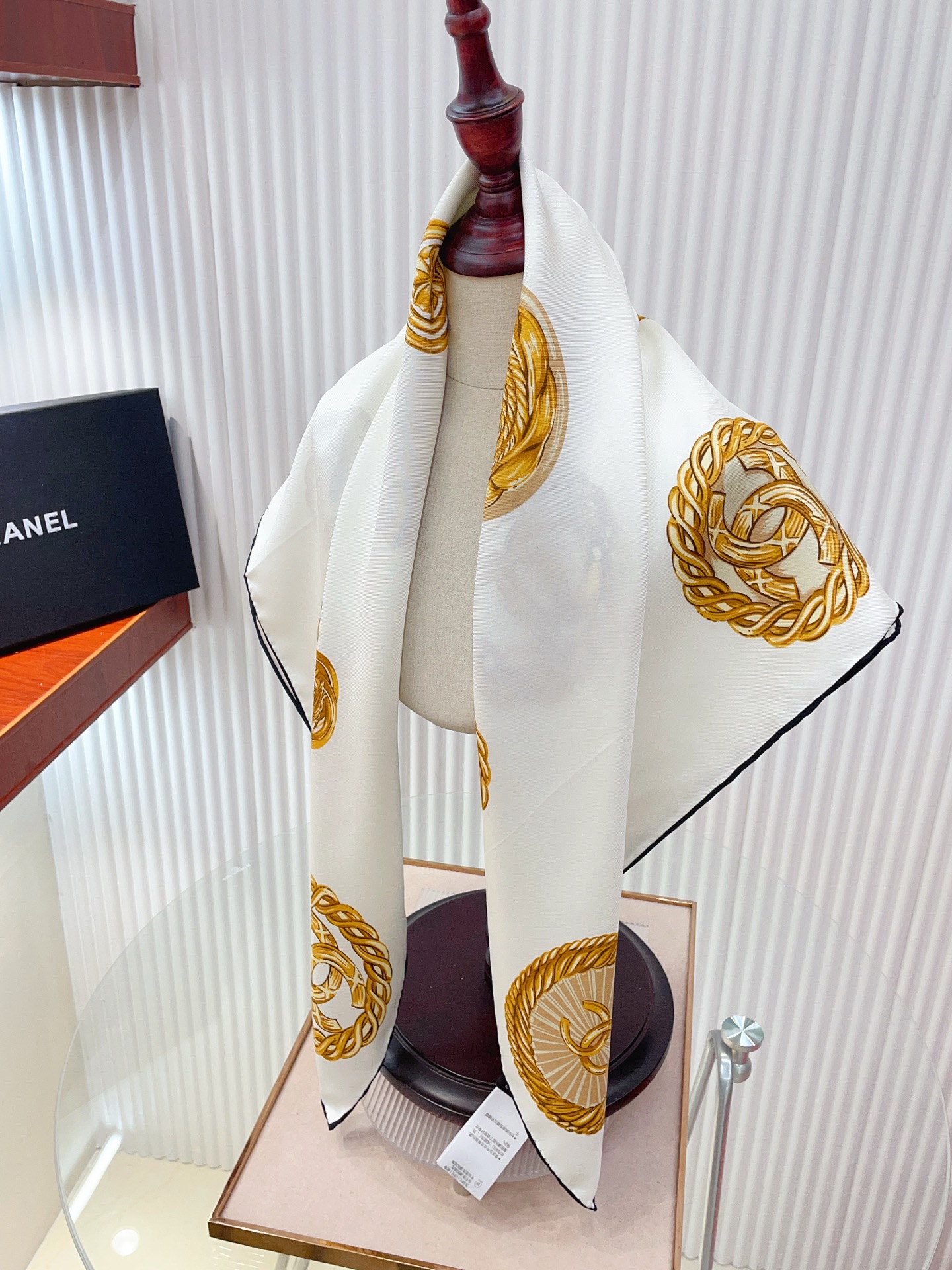 ✨✨【18姆米 双面同色】新款小香‼️美翻了[流泪]最新御用殿堂级极品‼️经典元素图案设计风格❗️美丽至