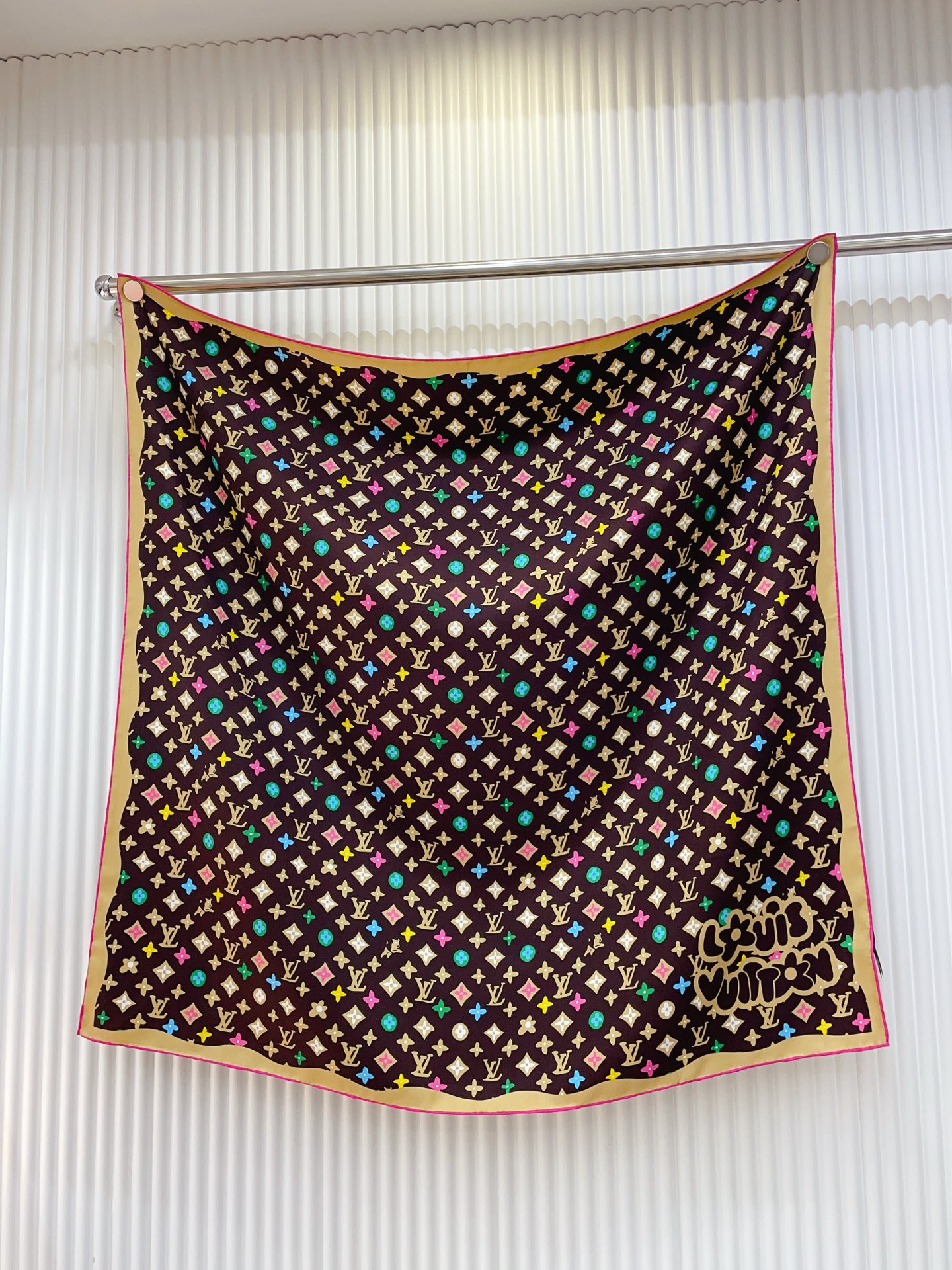 ✨✨【18姆米 双面同色】上身效果疯狂的喜欢❗️专柜也是刚刚上架的，L*最最新款~非常有看头，L的这类元