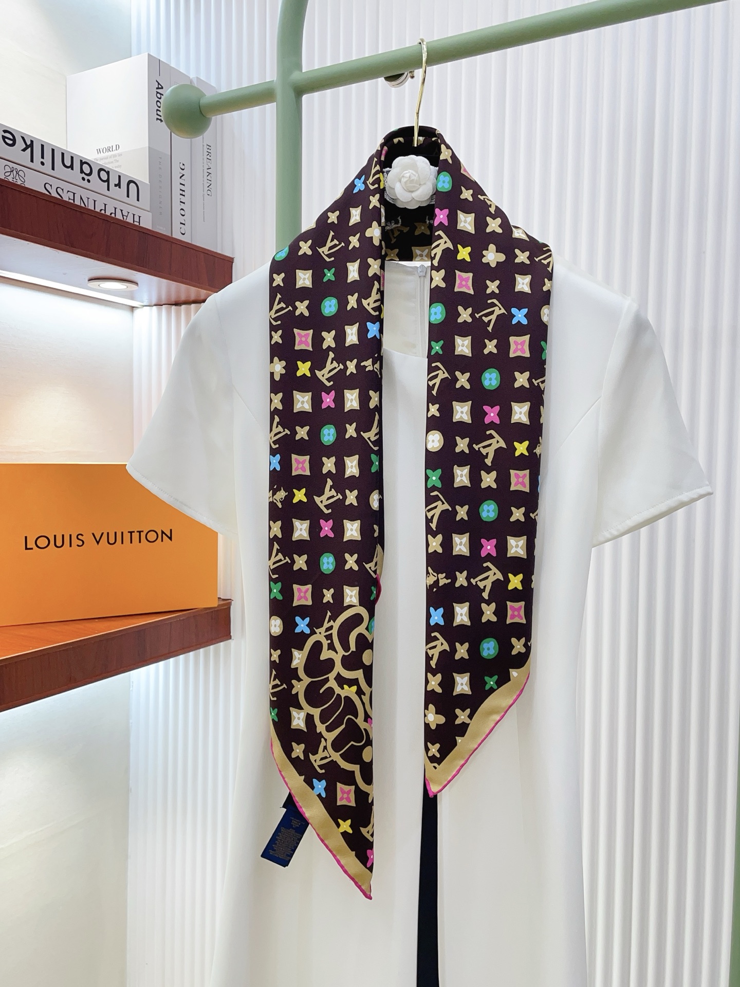 ✨✨【18姆米 双面同色】上身效果疯狂的喜欢❗️专柜也是刚刚上架的，L*最最新款~非常有看头，L的这类元