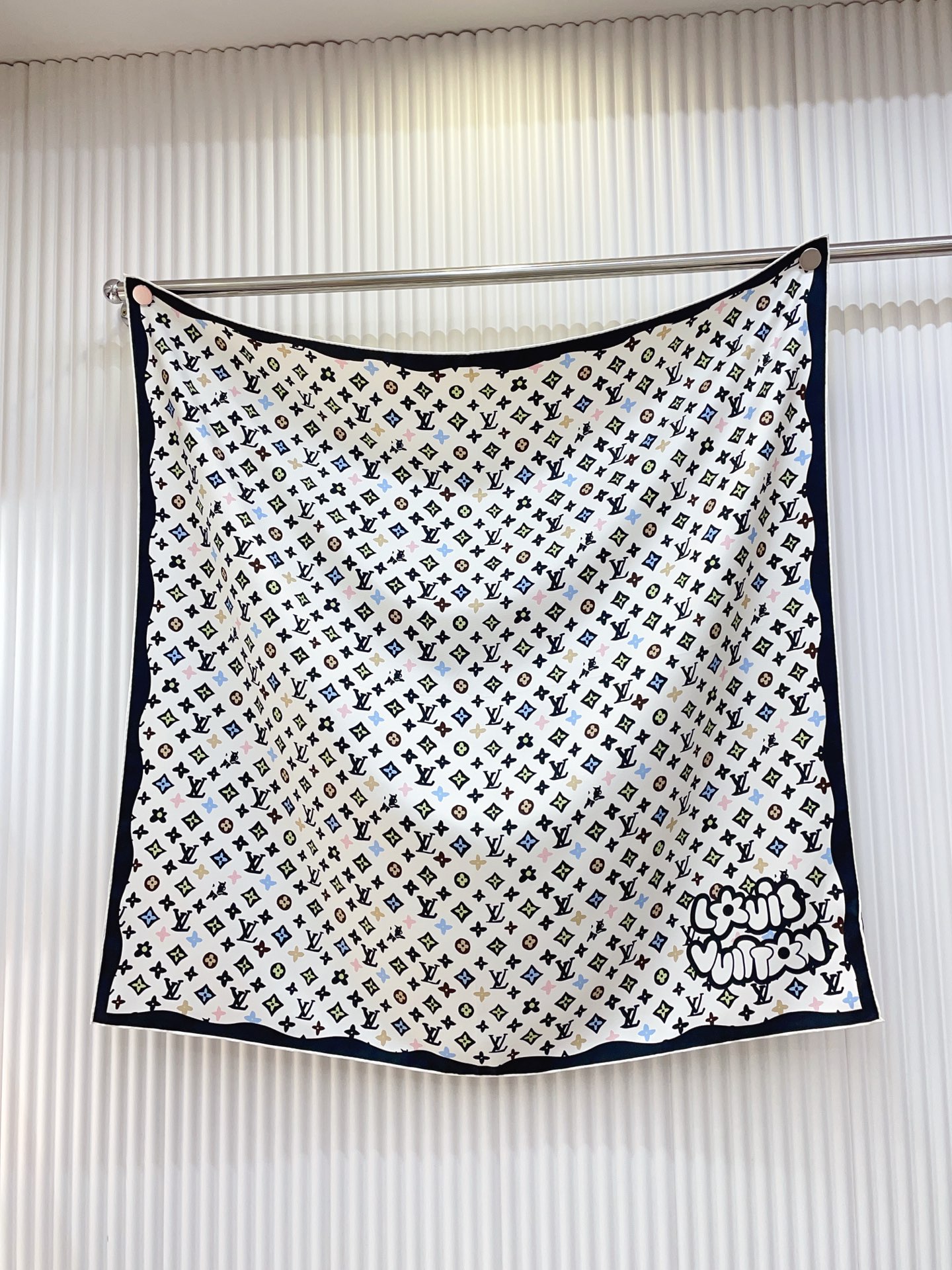 ✨✨【18姆米 双面同色】上身效果疯狂的喜欢❗️专柜也是刚刚上架的，L*最最新款~非常有看头，L的这类元