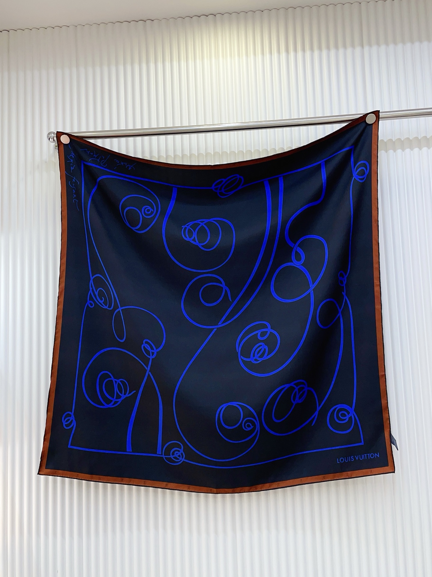 ✨✨【18姆米 双面同色】上身效果疯狂的喜欢❗️专柜也是刚刚上架的，L*最最新款~非常有看头，L的这类元