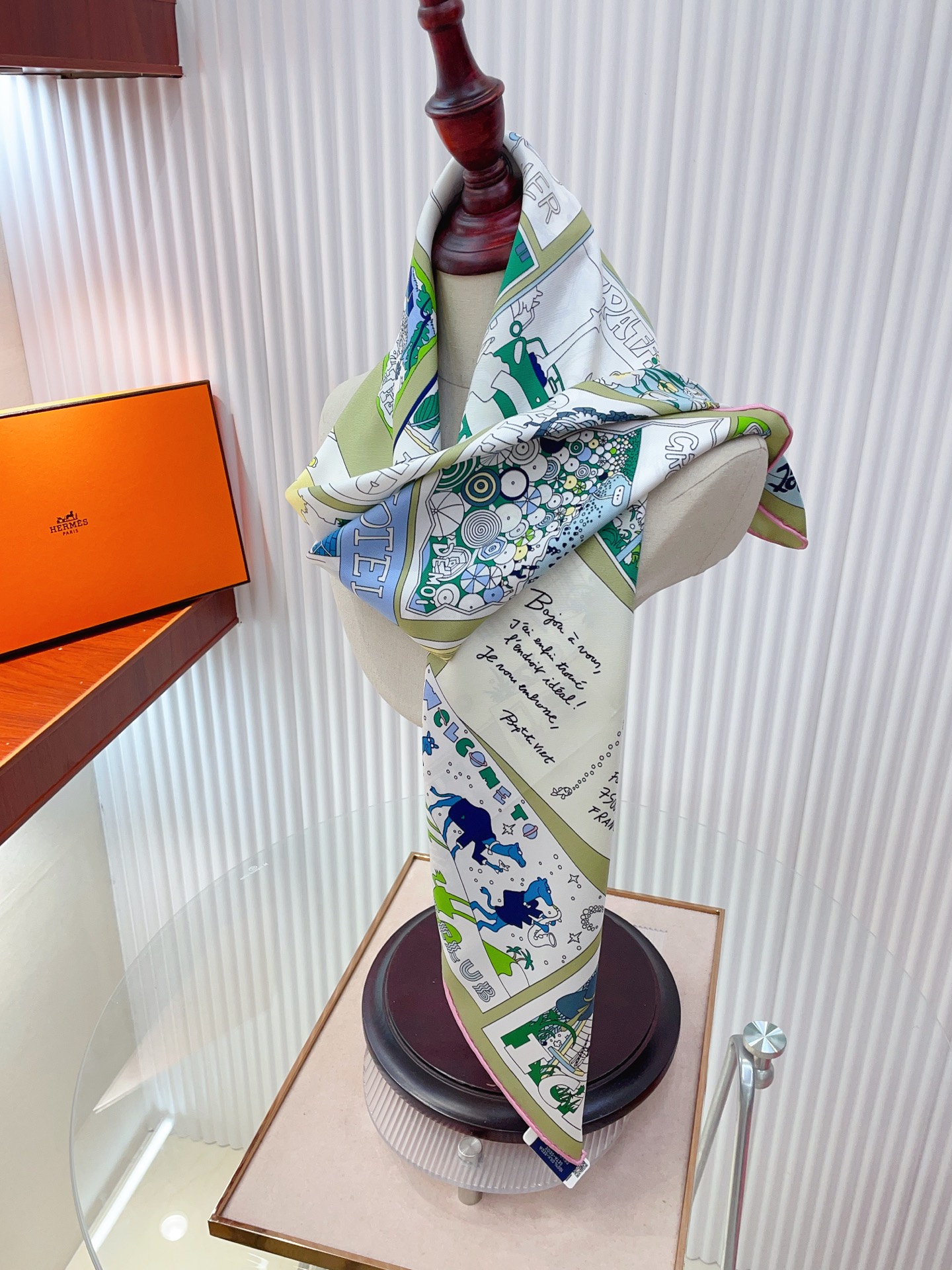 ✨✨【18姆米 双面同色】H**S真丝新款🆕👏👏买了都说好看‼️推荐💕【乐享天地 90】真丝方巾，顶级工