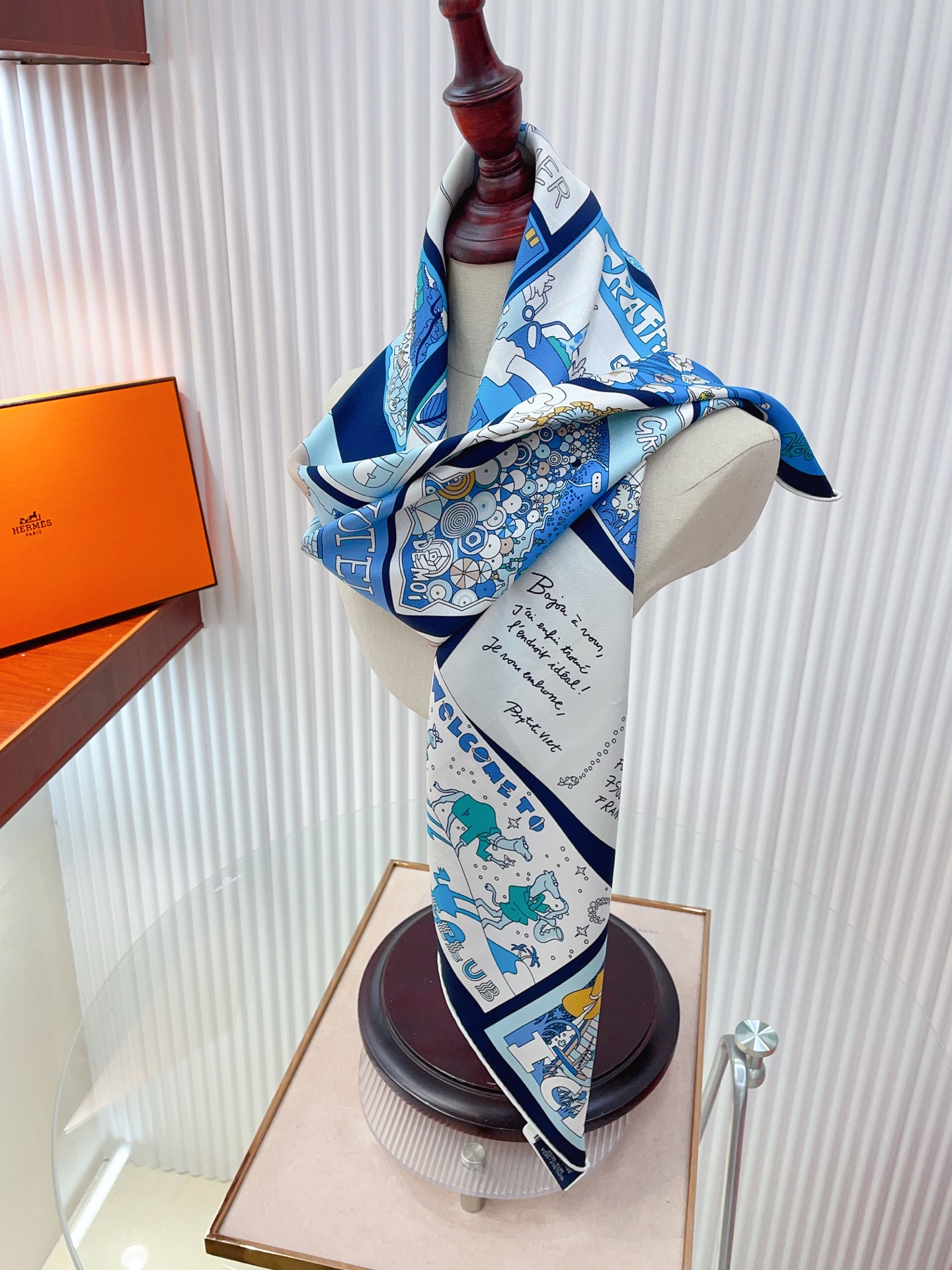 ✨✨【18姆米 双面同色】H**S真丝新款🆕👏👏买了都说好看‼️推荐💕【乐享天地 90】真丝方巾，顶级工