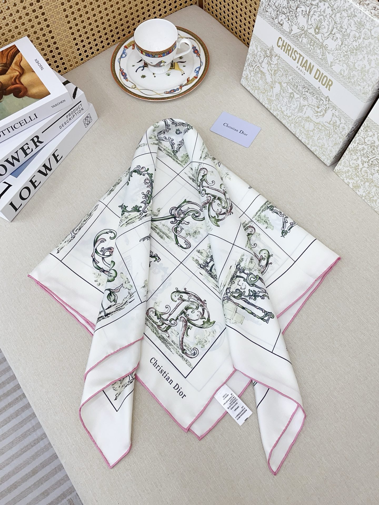 ✨✨【18姆米 双面同色】高级感爆棚❗️CD【花朵🌺元素90】高级时髦风‼️配色非常考究，图案匠心，上身