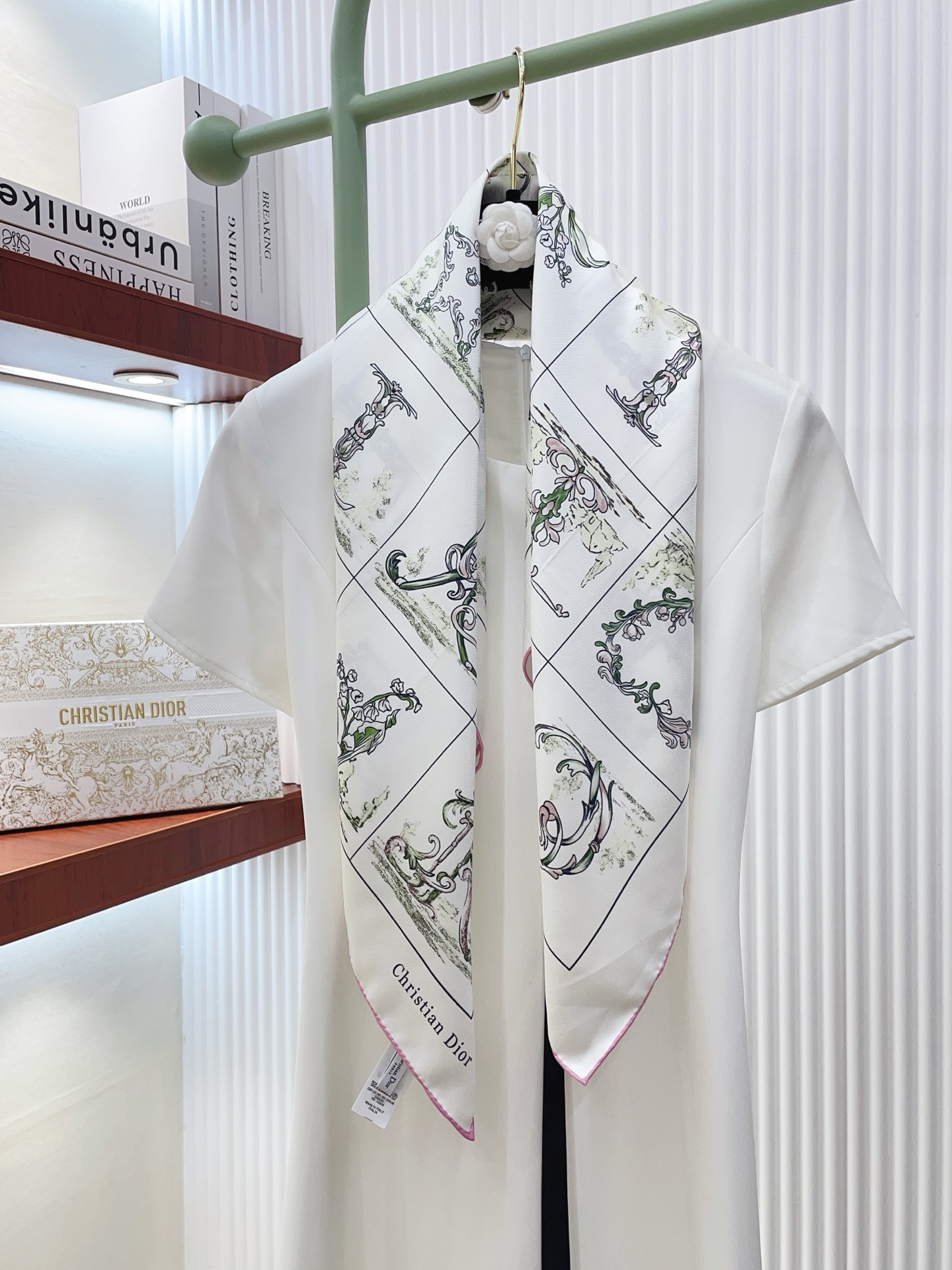 ✨✨【18姆米 双面同色】高级感爆棚❗️CD【花朵🌺元素90】高级时髦风‼️配色非常考究，图案匠心，上身