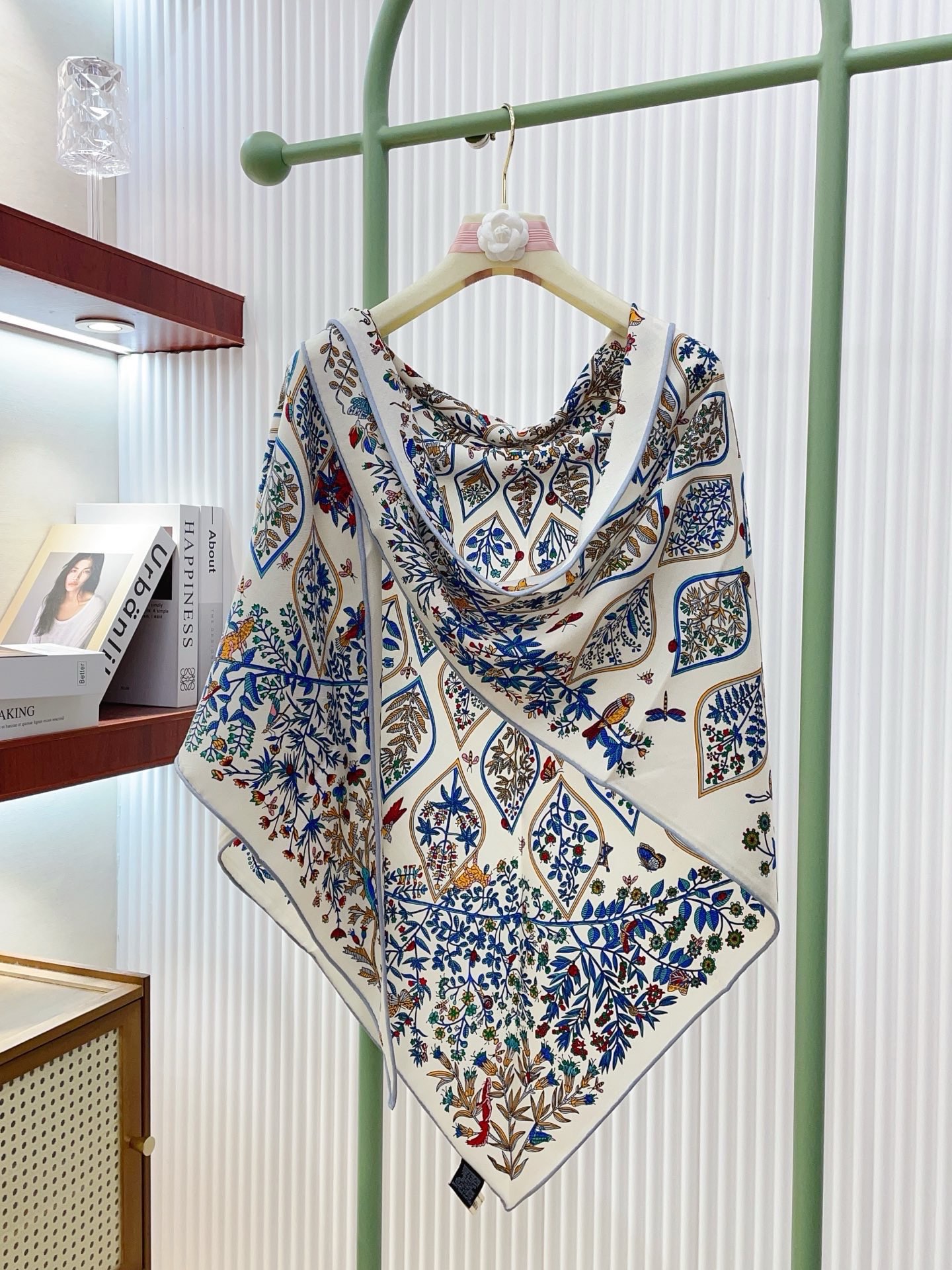 ✨✨【加厚丝毛款 双面同色】上新💏顶级H家专柜最新款【药用植物图鉴 大三角巾】多功能三角巾 🎀🎀，色彩明