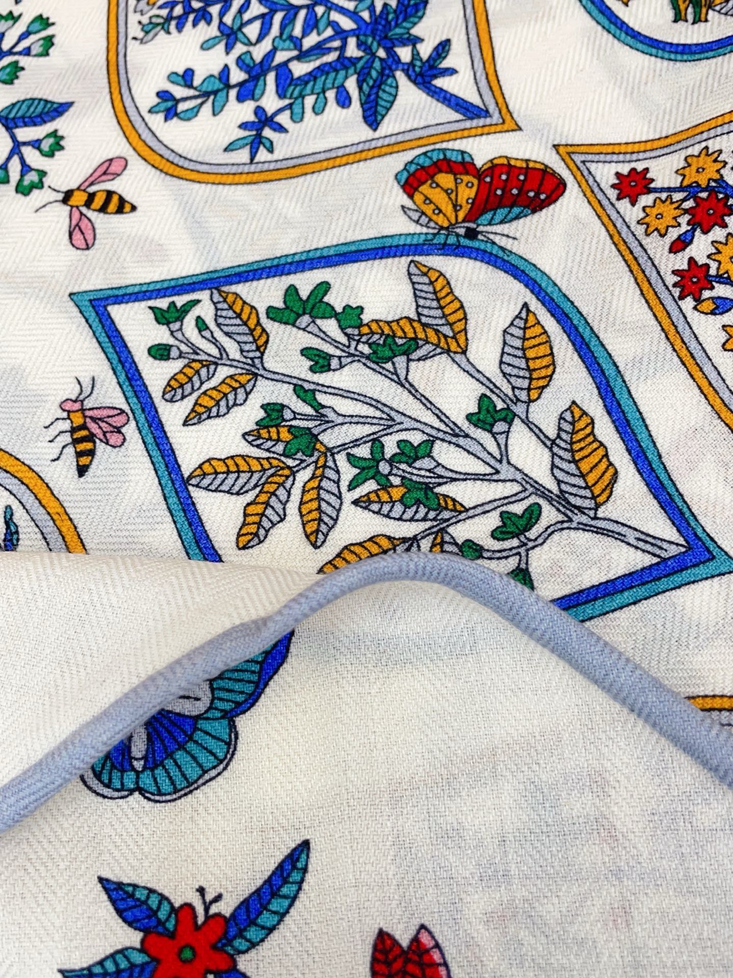 ✨✨【加厚丝毛款 双面同色】上新💏顶级H家专柜最新款【药用植物图鉴 大三角巾】多功能三角巾 🎀🎀，色彩明