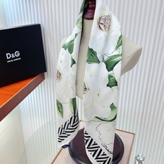 ✨✨【18姆米 双面同色】上身效果疯狂的喜欢❗️专柜也是刚刚上架的,D&G最最新款~非常有看头,这类元素一直是高级女人的 ✨✨【18姆米 双面同色】上身效果疯狂的喜欢❗️专柜也是刚刚上架的,D&G最最新款~非常有看头,这类元素一直是高级女人的