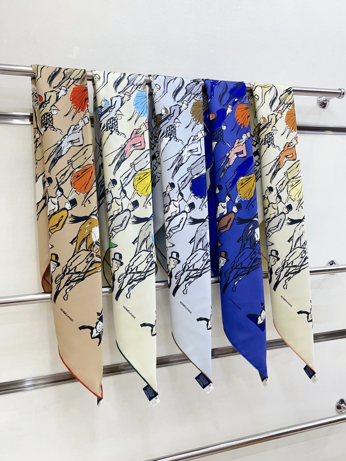 🆕 ✨✨【18姆米 双面同色】H**S真丝新款🆕👏👏买了都说好看‼️推荐💕【遛马场 90】真丝方巾,顶级工艺超值‼️ 🆕 ✨✨【18姆米 双面同色】H**S真丝新款🆕👏👏买了都说好看‼️推荐💕【遛马场 90】真丝方巾,顶级工艺超值‼️