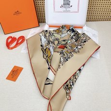 🆕 ✨✨【18姆米 双面同色】H**S真丝新款🆕👏👏买了都说好看‼️推荐💕【遛马场 90】真丝方巾,顶级工艺超值‼️ 🆕 ✨✨【18姆米 双面同色】H**S真丝新款🆕👏👏买了都说好看‼️推荐💕【遛马场 90】真丝方巾,顶级工艺超值‼️