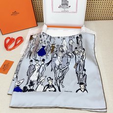 🆕 ✨✨【18姆米 双面同色】H**S真丝新款🆕👏👏买了都说好看‼️推荐💕【遛马场 90】真丝方巾,顶级工艺超值‼️ 🆕 ✨✨【18姆米 双面同色】H**S真丝新款🆕👏👏买了都说好看‼️推荐💕【遛马场 90】真丝方巾,顶级工艺超值‼️