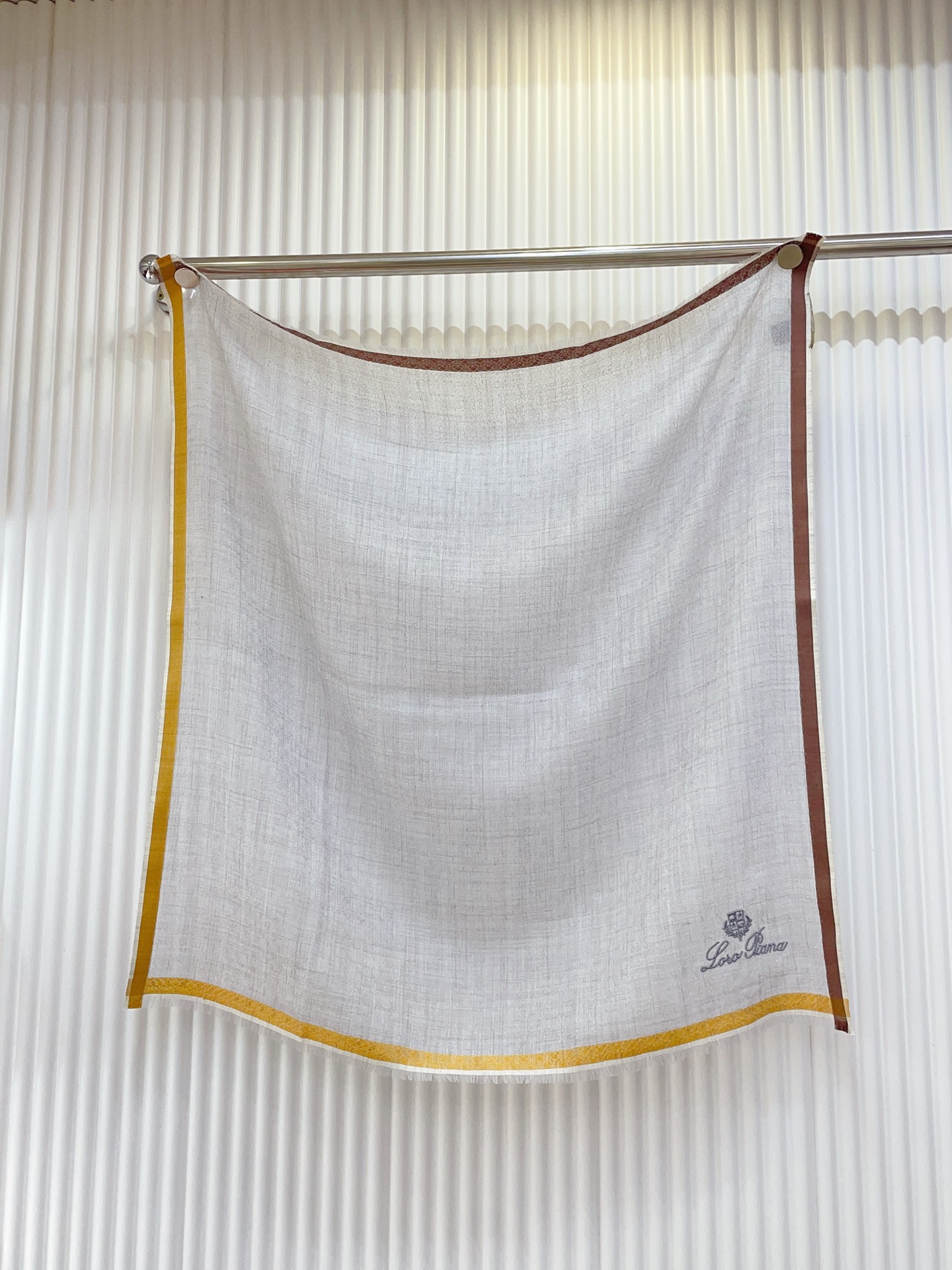 ✨✨【羊绒款 70尺寸 】新品 LP家秋冬羊绒款 随意切换造型 ,小巧又不失优雅的款式 70*70 黄金