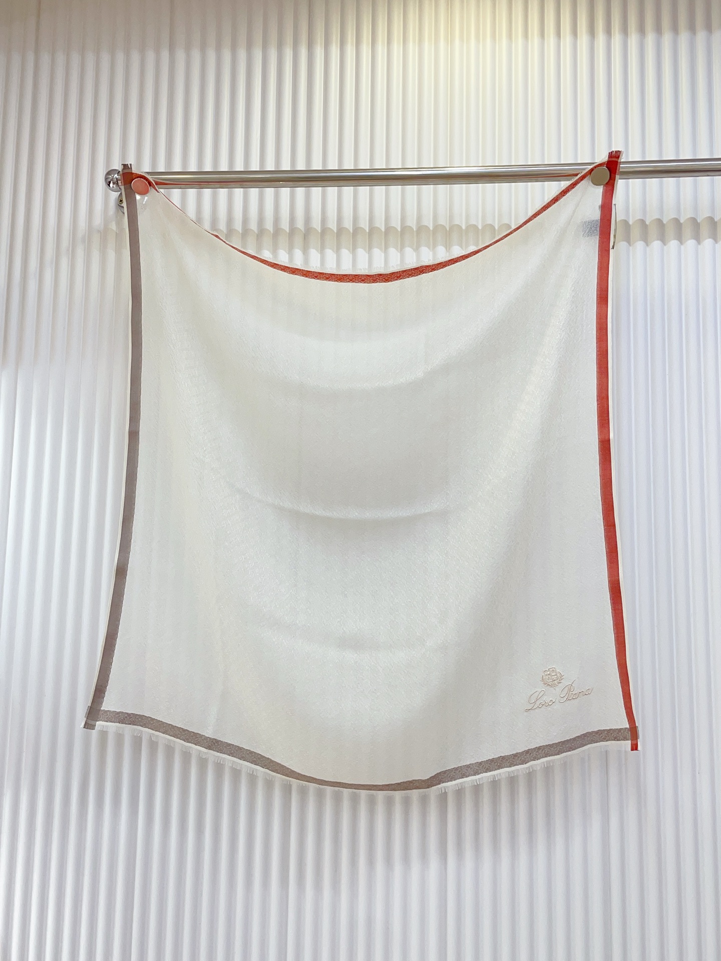✨✨【羊绒款 70尺寸 】新品 LP家秋冬羊绒款 随意切换造型 ,小巧又不失优雅的款式 70*70 黄金
