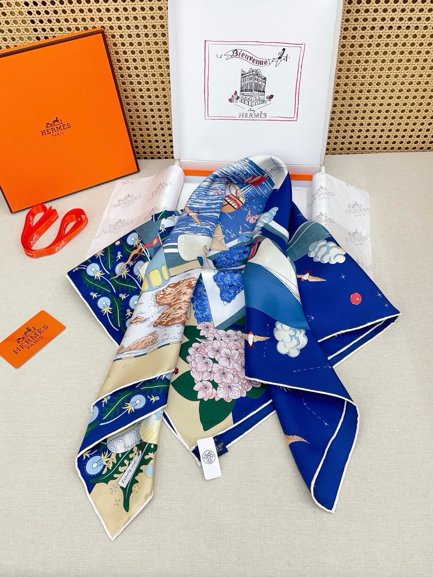 ✨✨【18姆米 双面同色】H**S真丝新款🆕👏👏买了都说好看‼️推荐💕【诗意遨游 90】真丝方巾，顶级工
