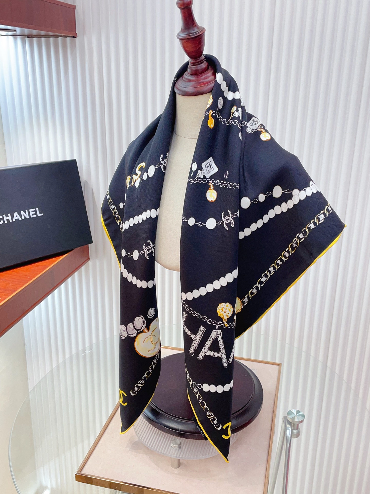 ✨✨【18姆米 双面同色】新款小香‼️美翻了[流泪]最新御用殿堂级极品‼️经典元素图案设计风格❗️美丽至