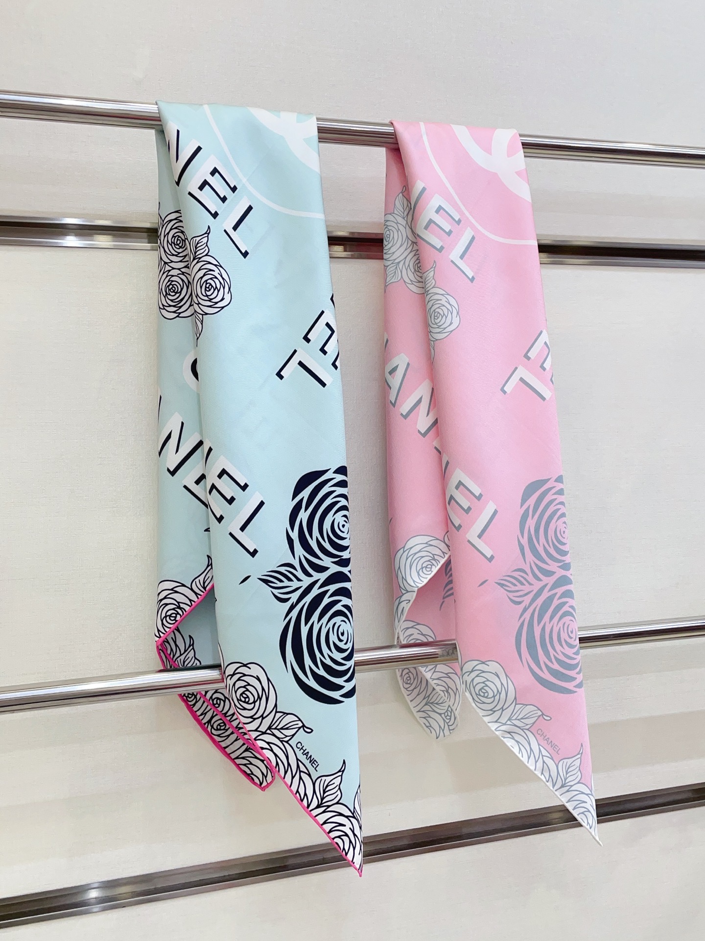 ✨✨【18姆米 双面同色】新款小香‼️美翻了[流泪]最新御用殿堂级极品‼️经典元素图案设计风格❗️美丽至极 真的 上身极