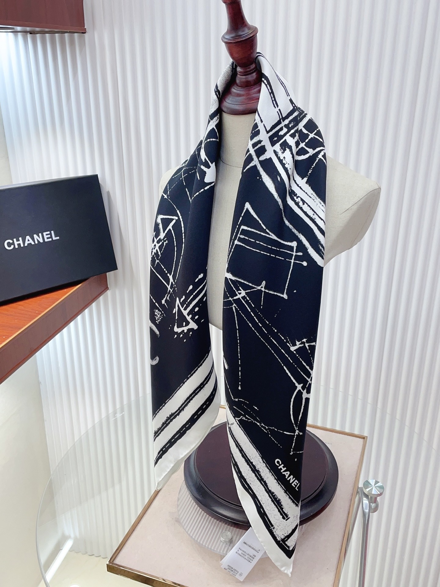 ✨✨【18姆米 双面同色】新款小香‼️美翻了[流泪]最新御用殿堂级极品‼️经典元素图案设计风格❗️美丽至极 真的 上身极