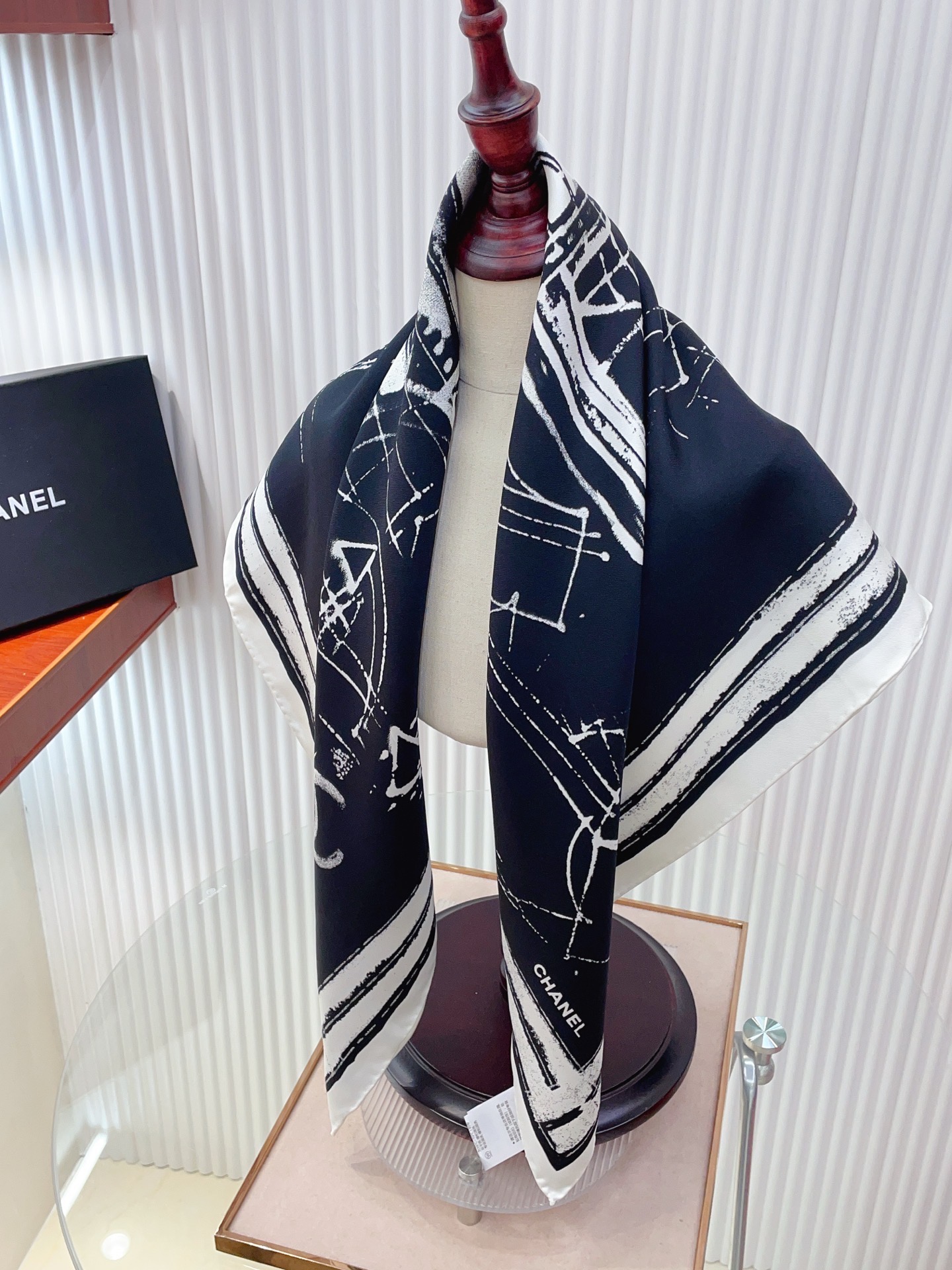 ✨✨【18姆米 双面同色】新款小香‼️美翻了[流泪]最新御用殿堂级极品‼️经典元素图案设计风格❗️美丽至极 真的 上身极