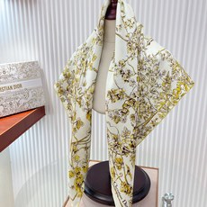 ✨✨【18姆米 双面同色】高级感爆棚❗️CD【花朵🌺元素90】高级时髦风‼️配色非常考究,图案匠心,上身简直美得太惊艳了 ✨✨【18姆米 双面同色】高级感爆棚❗️CD【花朵🌺元素90】高级时髦风‼️配色非常考究,图案匠心,上身简直美得太惊艳了