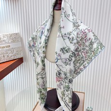 ✨✨【18姆米 双面同色】高级感爆棚❗️CD【花朵🌺元素90】高级时髦风‼️配色非常考究,图案匠心,上身简直美得太惊艳了 ✨✨【18姆米 双面同色】高级感爆棚❗️CD【花朵🌺元素90】高级时髦风‼️配色非常考究,图案匠心,上身简直美得太惊艳了