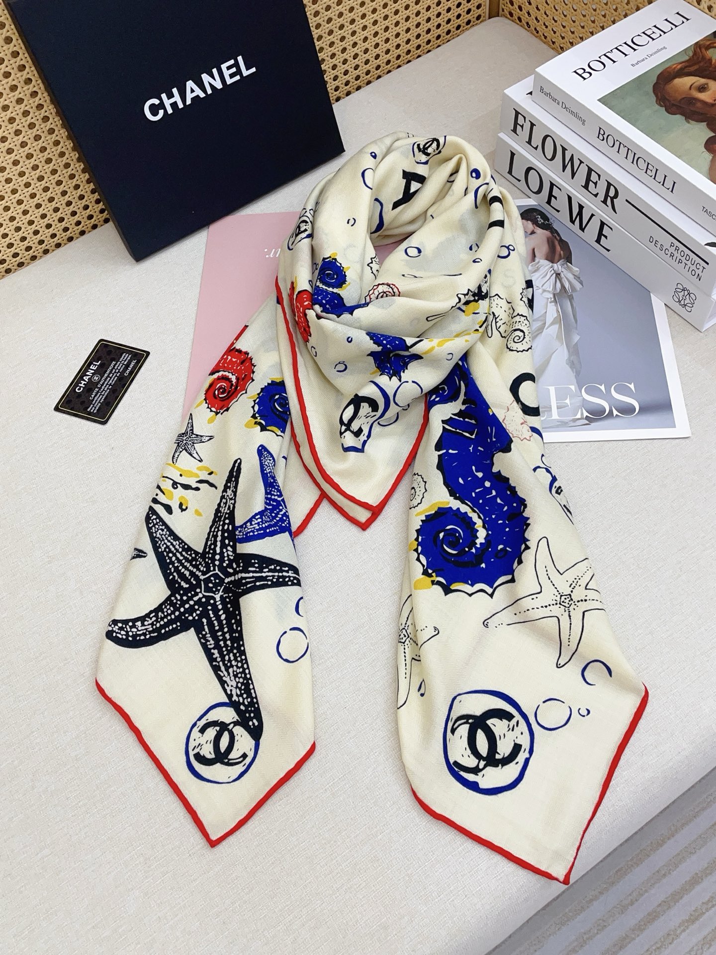 ✨✨【双面同色 丝毛款】小香 羊绒方巾‼️抢‼️VIP推荐 ‼️👍下手一定要快【高端 大爱 ‼️纯羊绒 