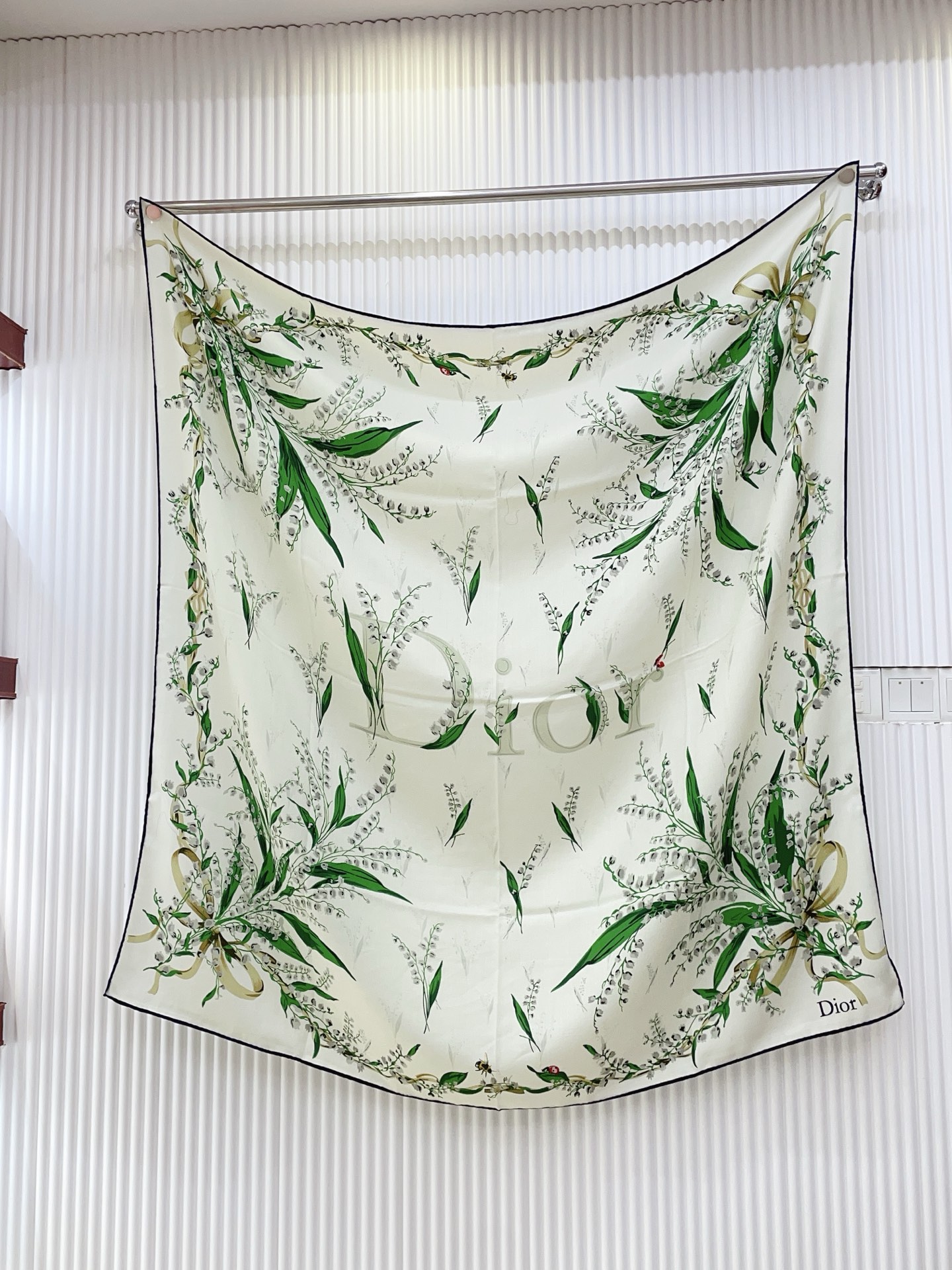 ✨✨【双面同色 丝毛款】新款🧣CD家羊绒新款 买了都说好看‼️推荐💕双面同色羊绒方巾‼️D家ZG爆款🎁💟