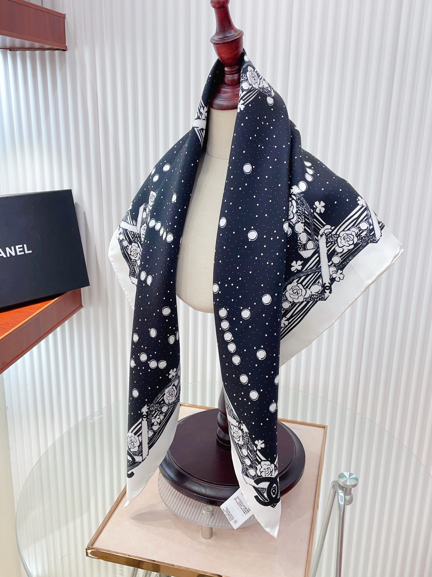 ✨✨【18姆米 双面同色】新款小香‼️美翻了[流泪]最新御用殿堂级极品‼️经典元素图案设计风格❗️美丽至
