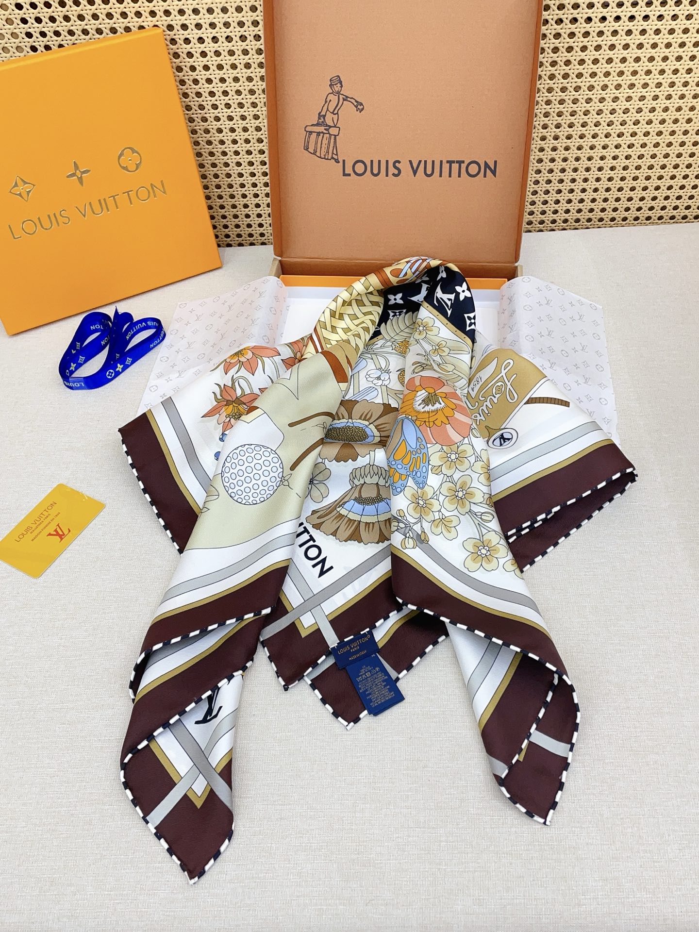 ✨✨【18姆米 双面同色】新款小香‼️美翻了[流泪]最新御用殿堂级极品‼️经典元素图案设计风格❗️美丽至