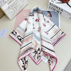 ✨✨【18姆米 双面同色】高级感爆棚❗️CD高级时髦风‼️配色非常考究,图案匠心,上身简直美得太惊艳了❤ ✨✨【18姆米 双面同色】高级感爆棚❗️CD高级时髦风‼️配色非常考究,图案匠心,上身简直美得太惊艳了❤